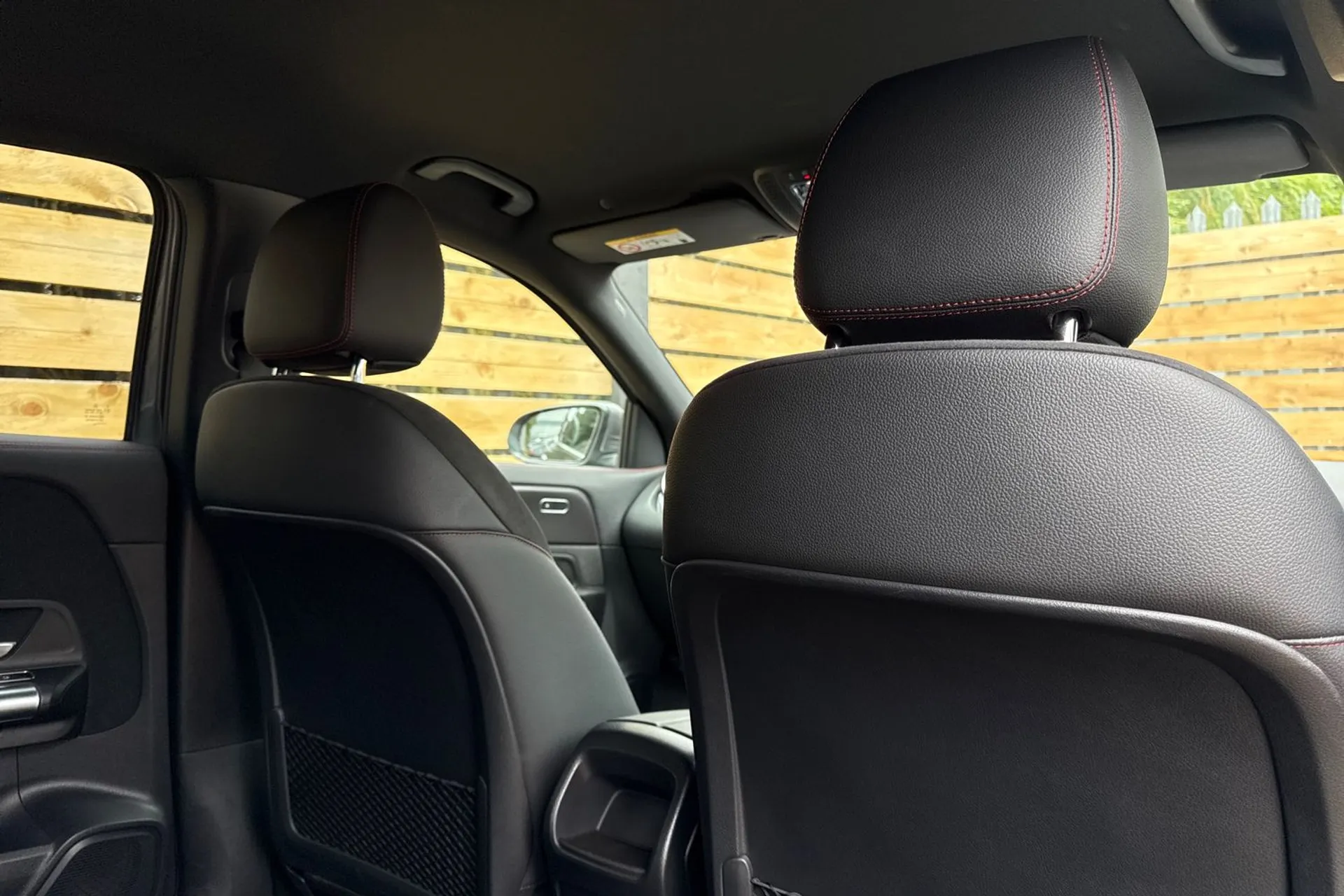 MERCEDES-BENZ GLA thumbnail image number 25