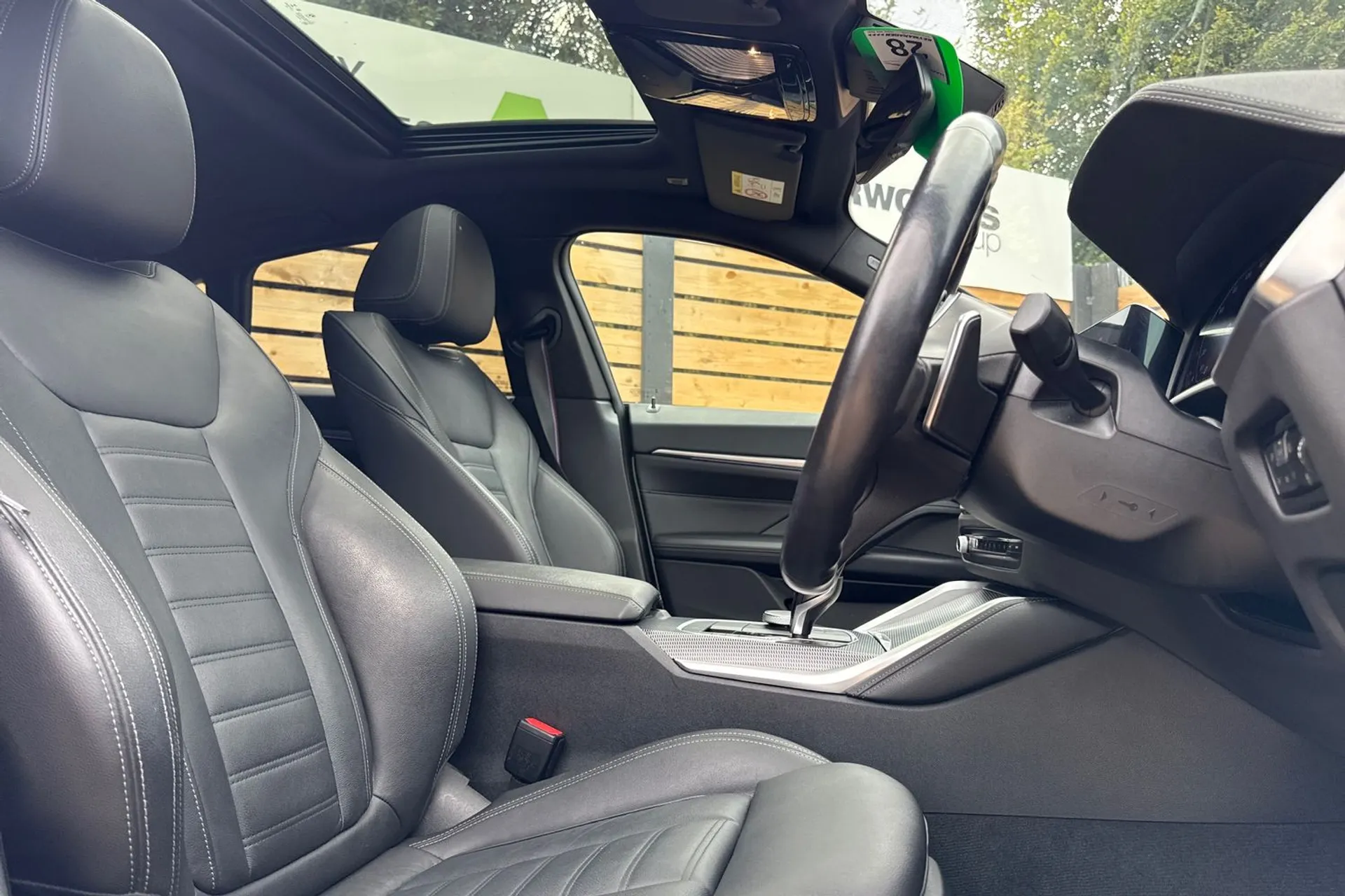 BMW 4 SERIES thumbnail image number 25