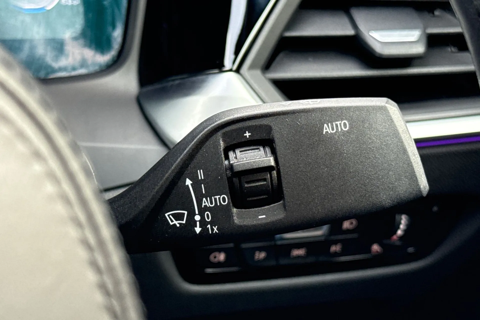 BMW 4 SERIES thumbnail image number 51