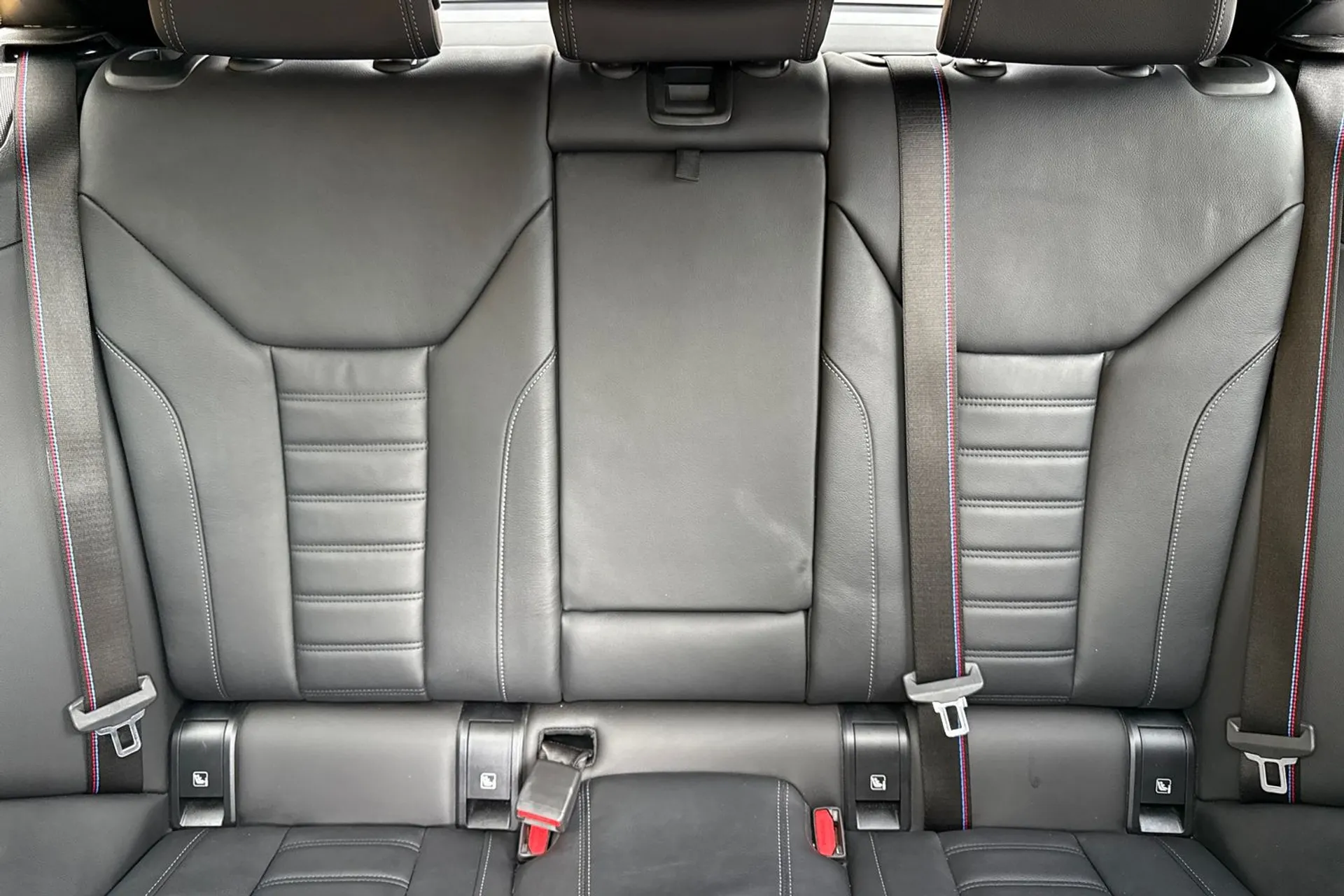 BMW 4 SERIES thumbnail image number 31