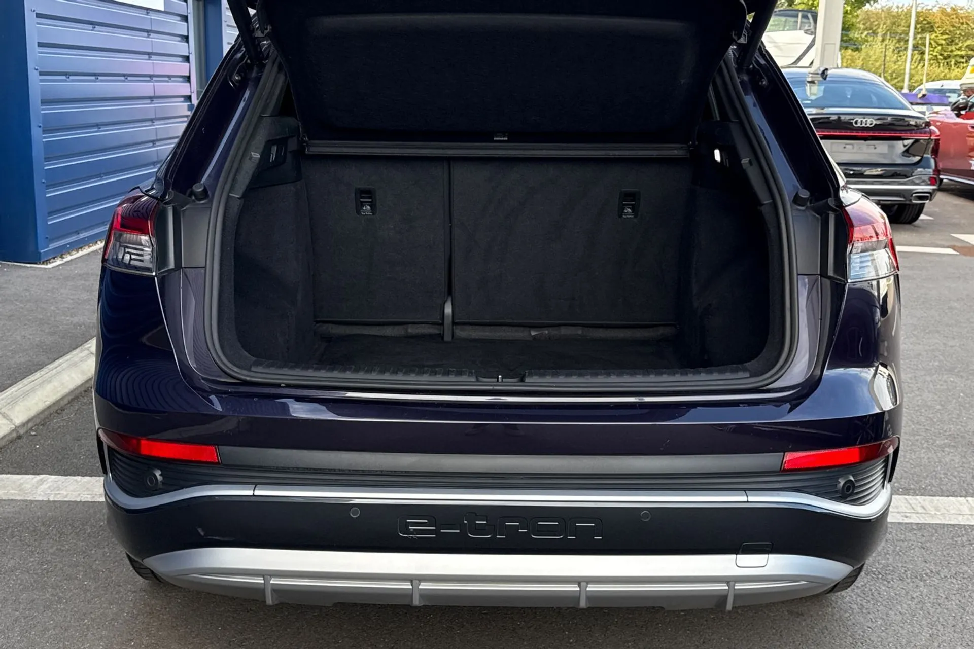 Audi Q4 thumbnail image number 19