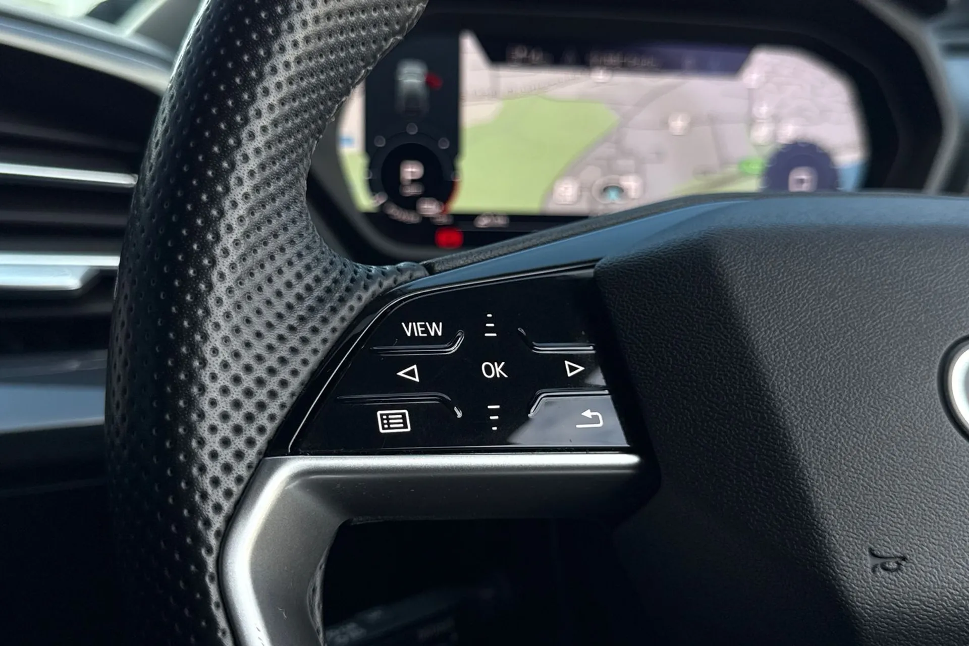 Audi Q4 thumbnail image number 38