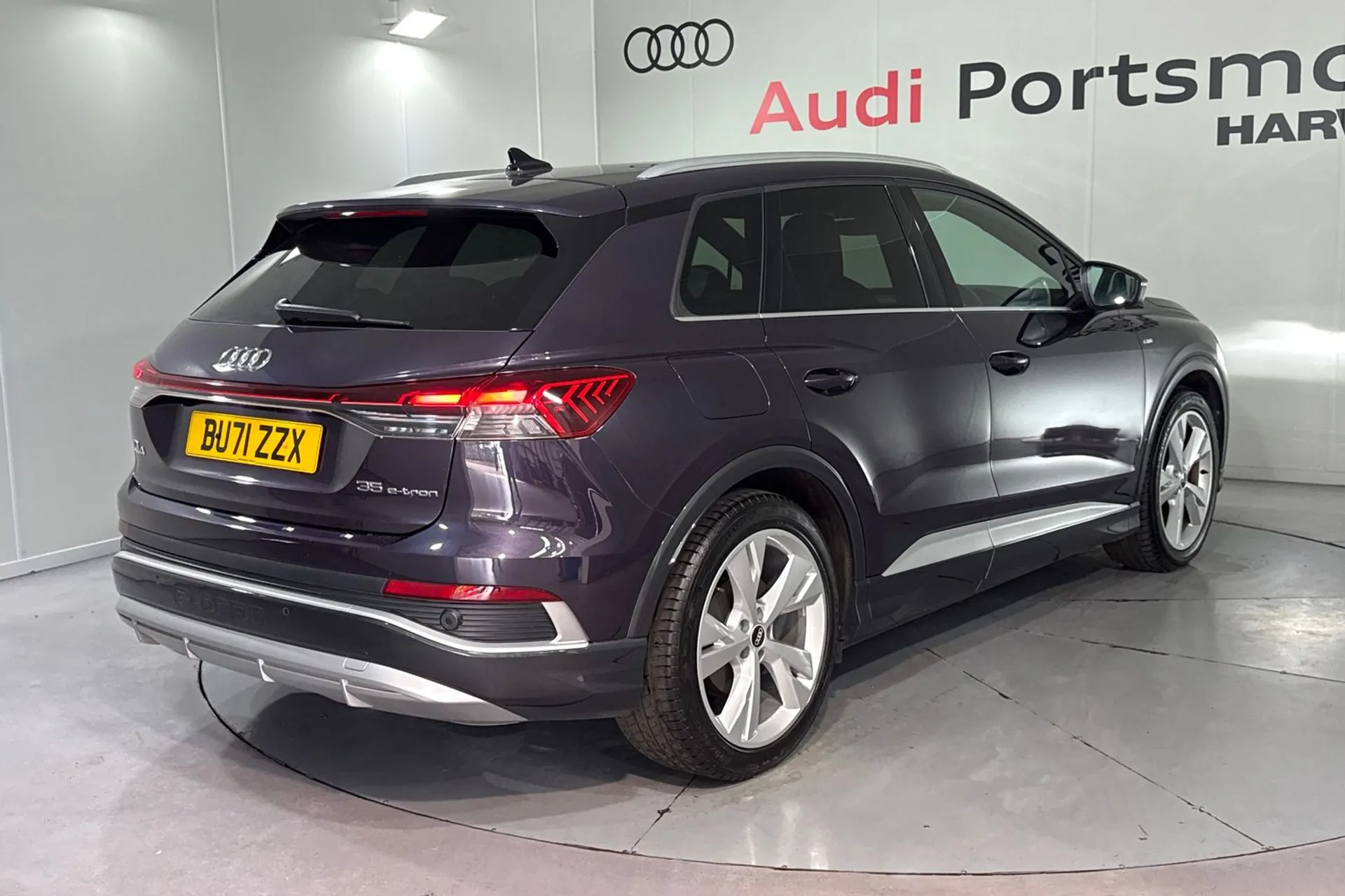 Audi Q4 thumbnail image number 7