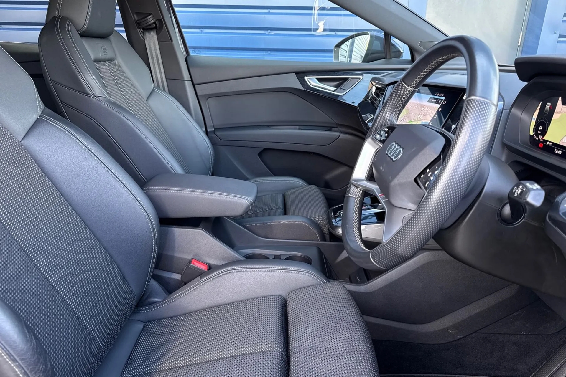 Audi Q4 thumbnail image number 25