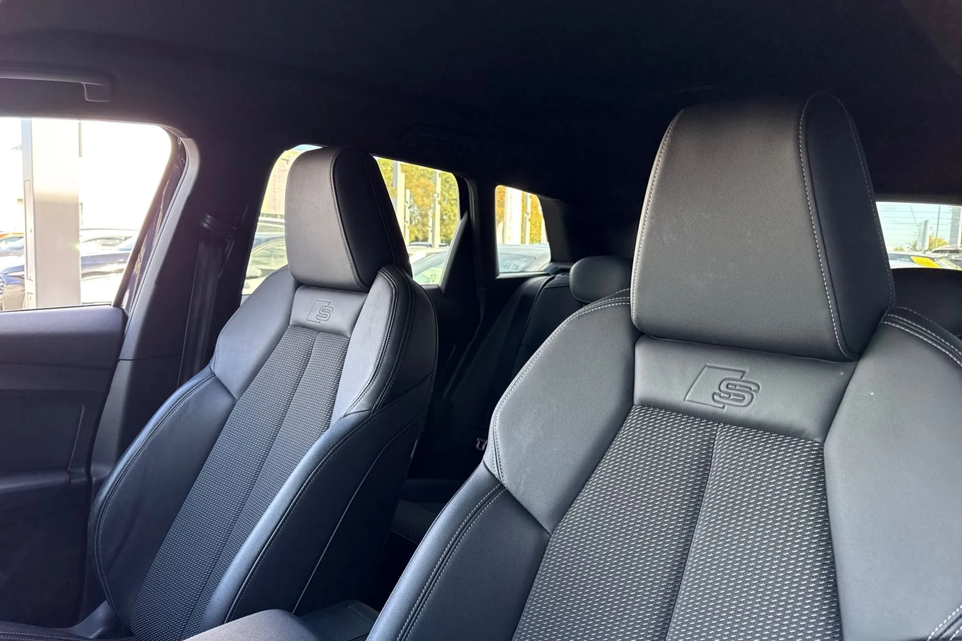 Audi Q4 thumbnail image number 29