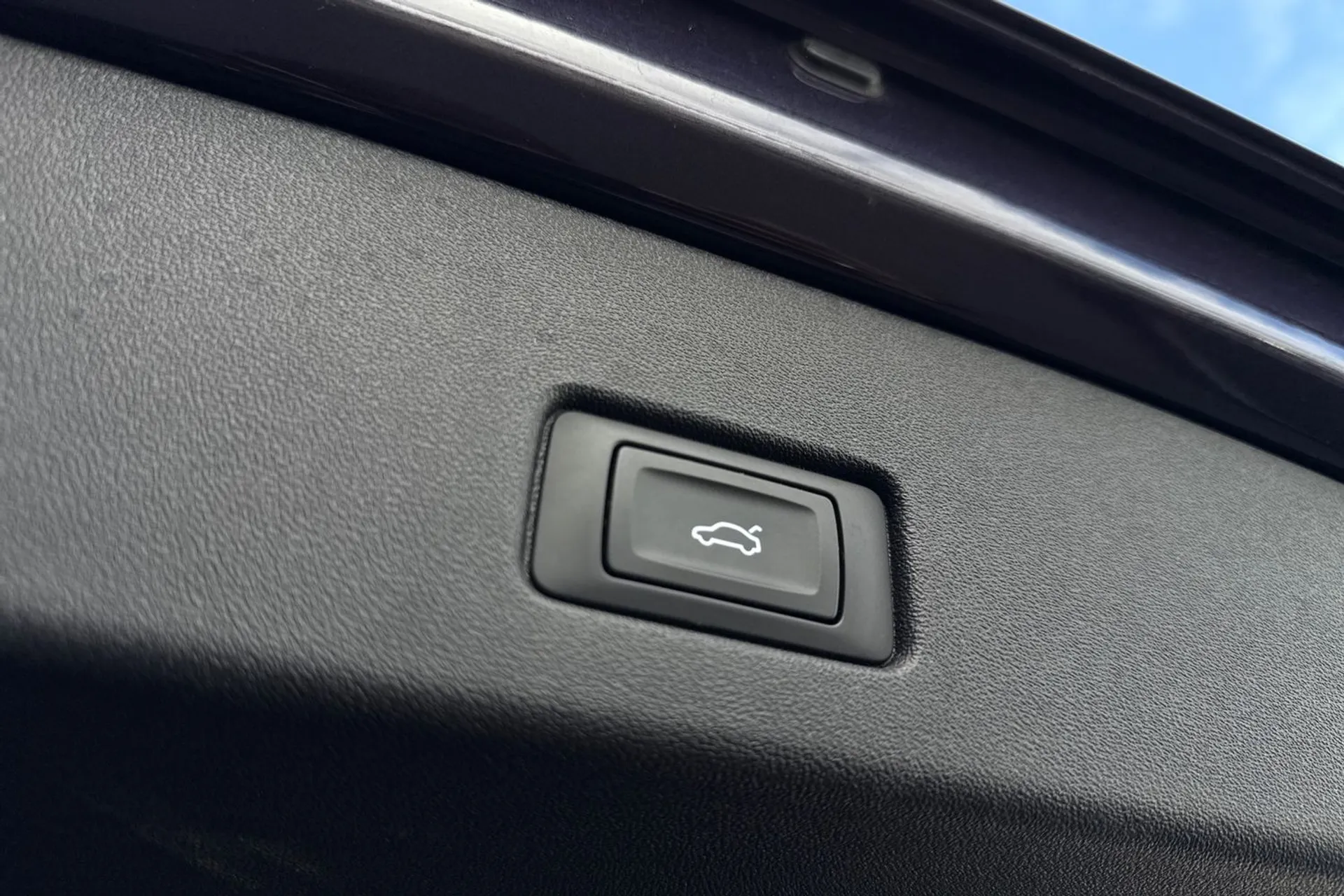 Audi Q4 thumbnail image number 20