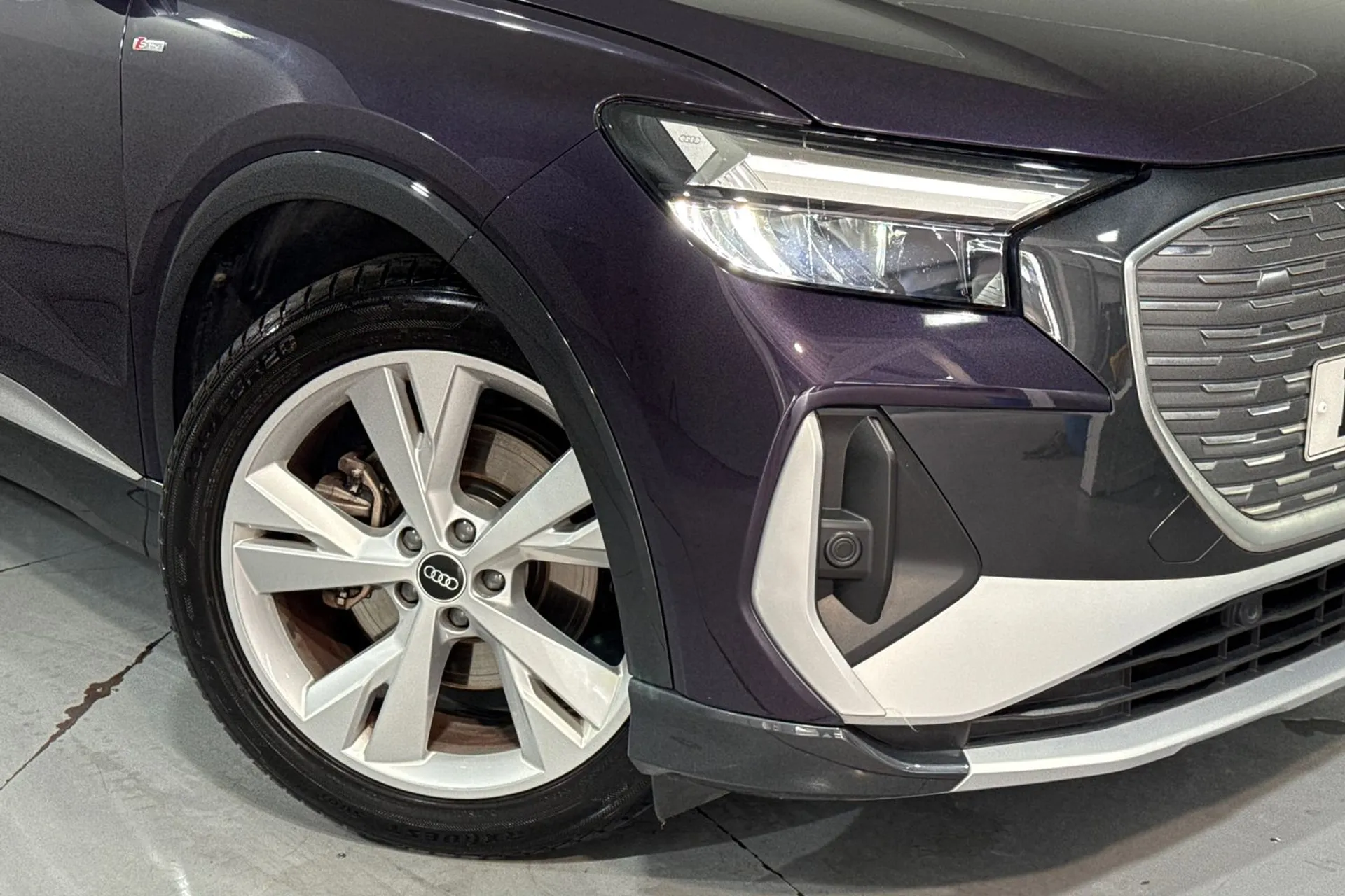 Audi Q4 thumbnail image number 6