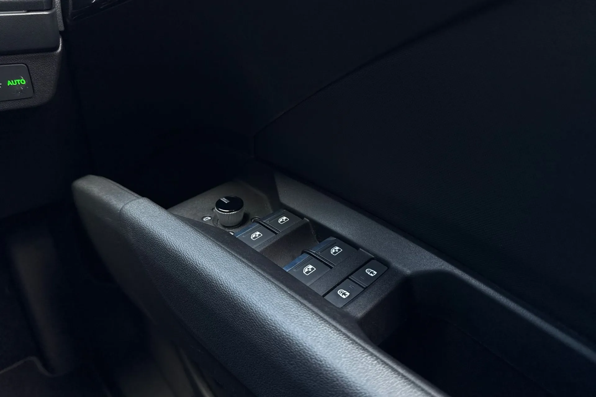 Audi Q4 thumbnail image number 41