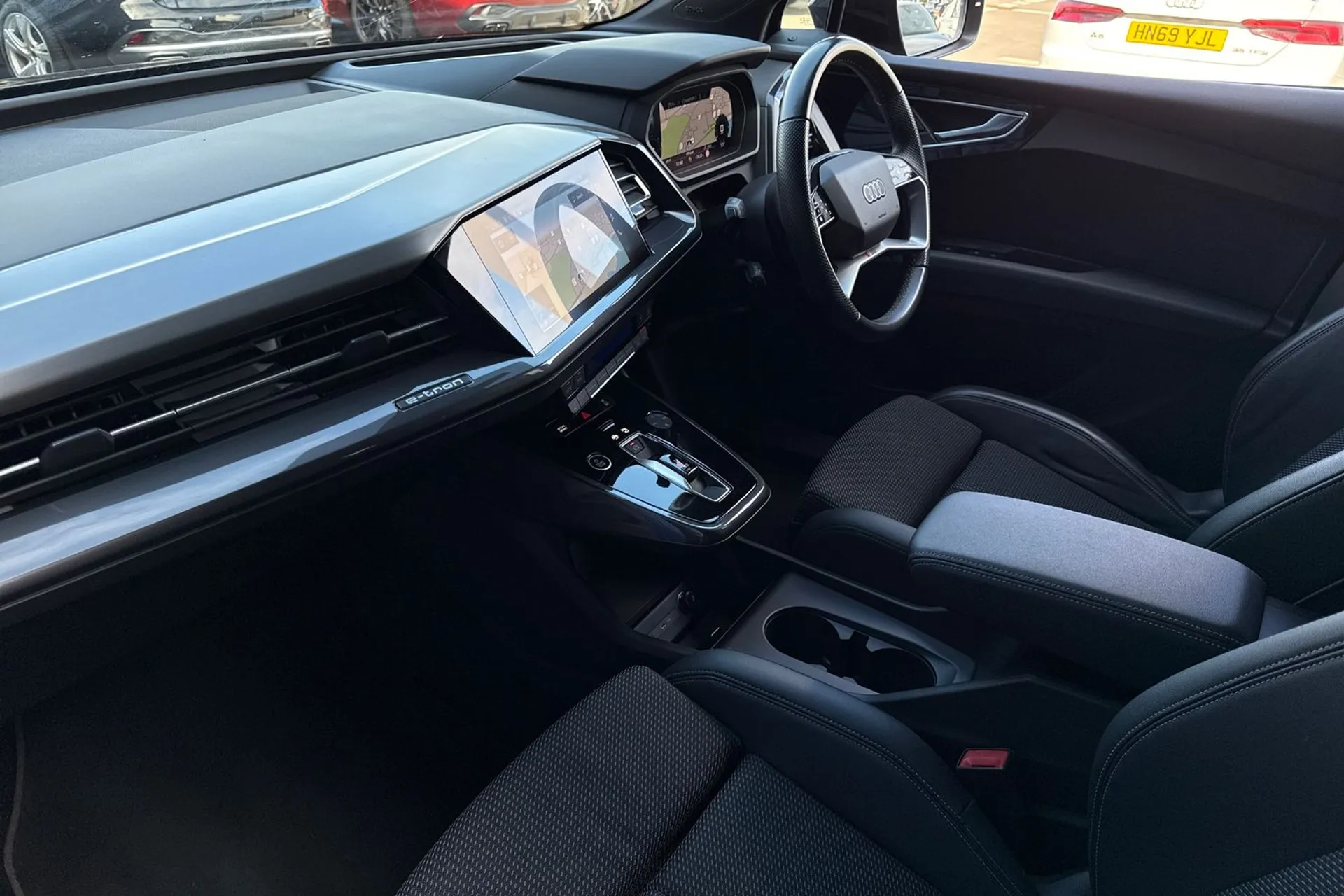 Audi Q4 thumbnail image number 27