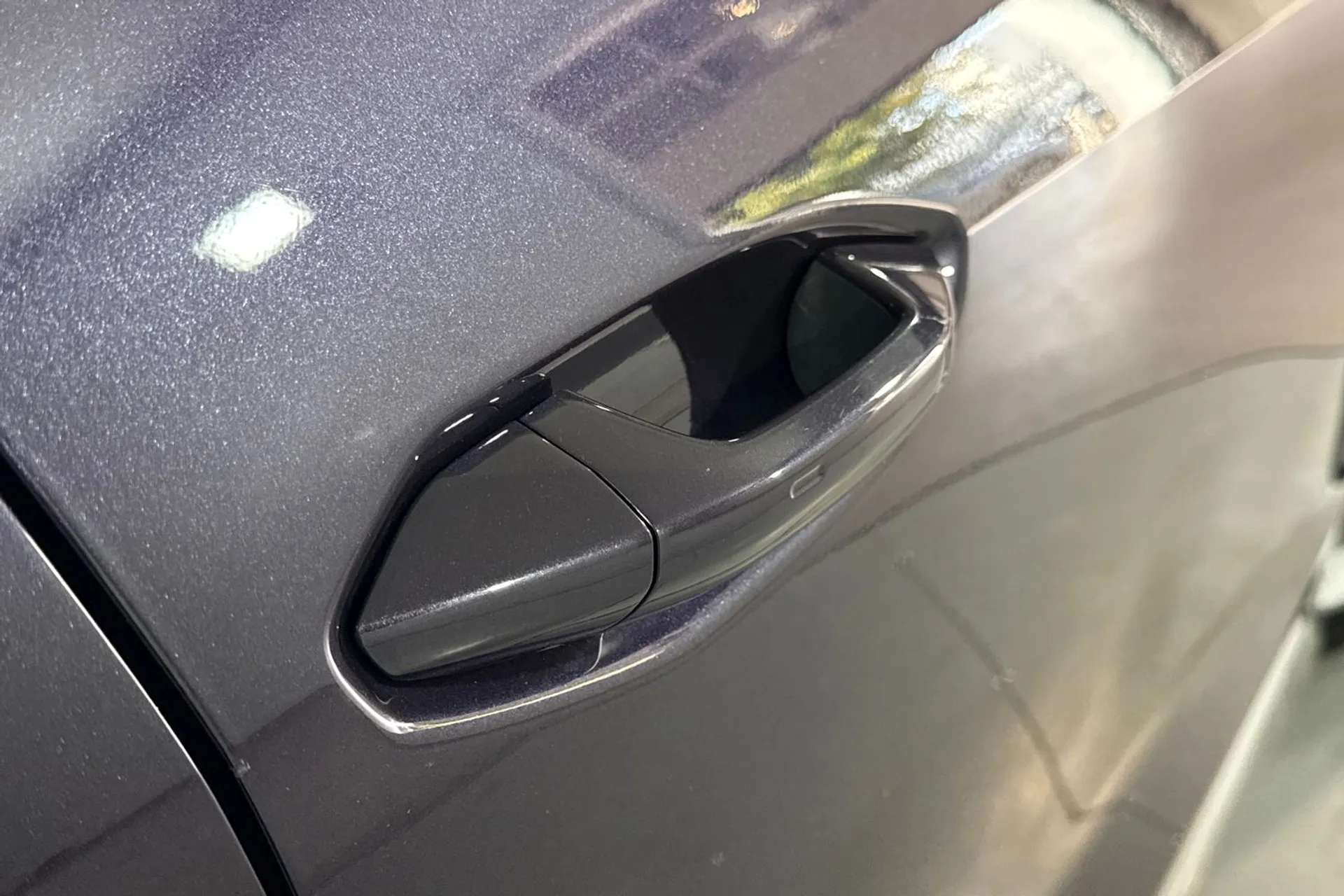 Audi Q4 thumbnail image number 16