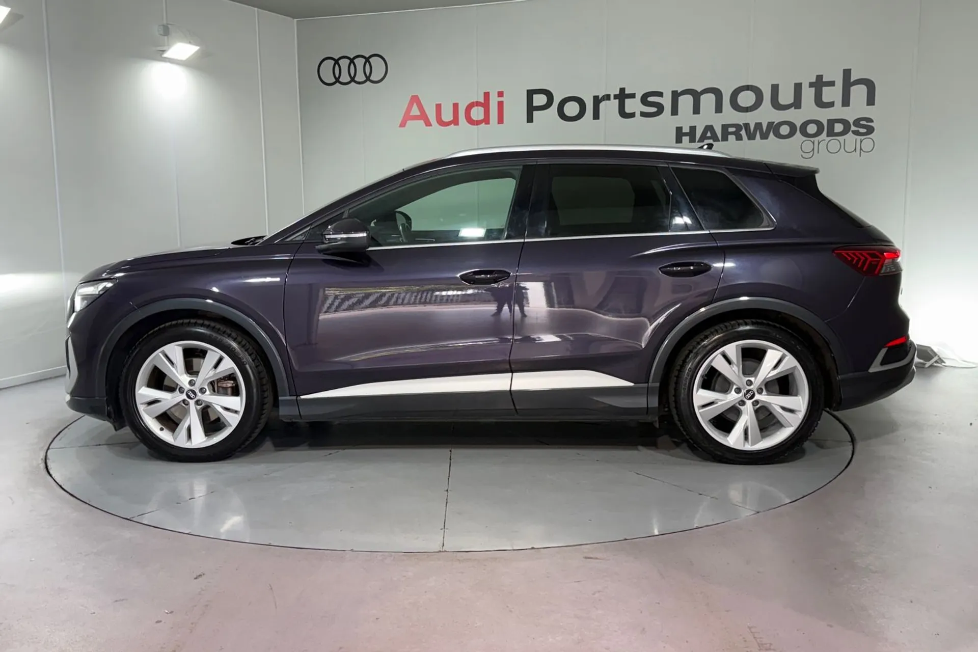 Audi Q4 thumbnail image number 10