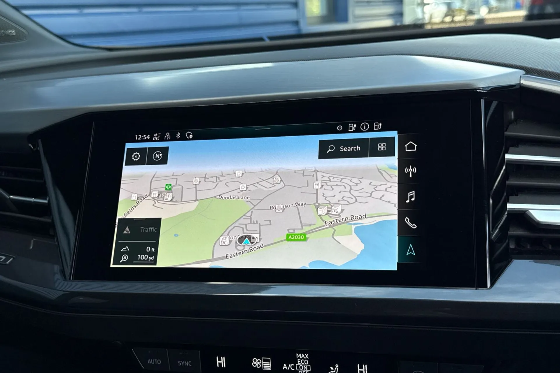 Audi Q4 thumbnail image number 4