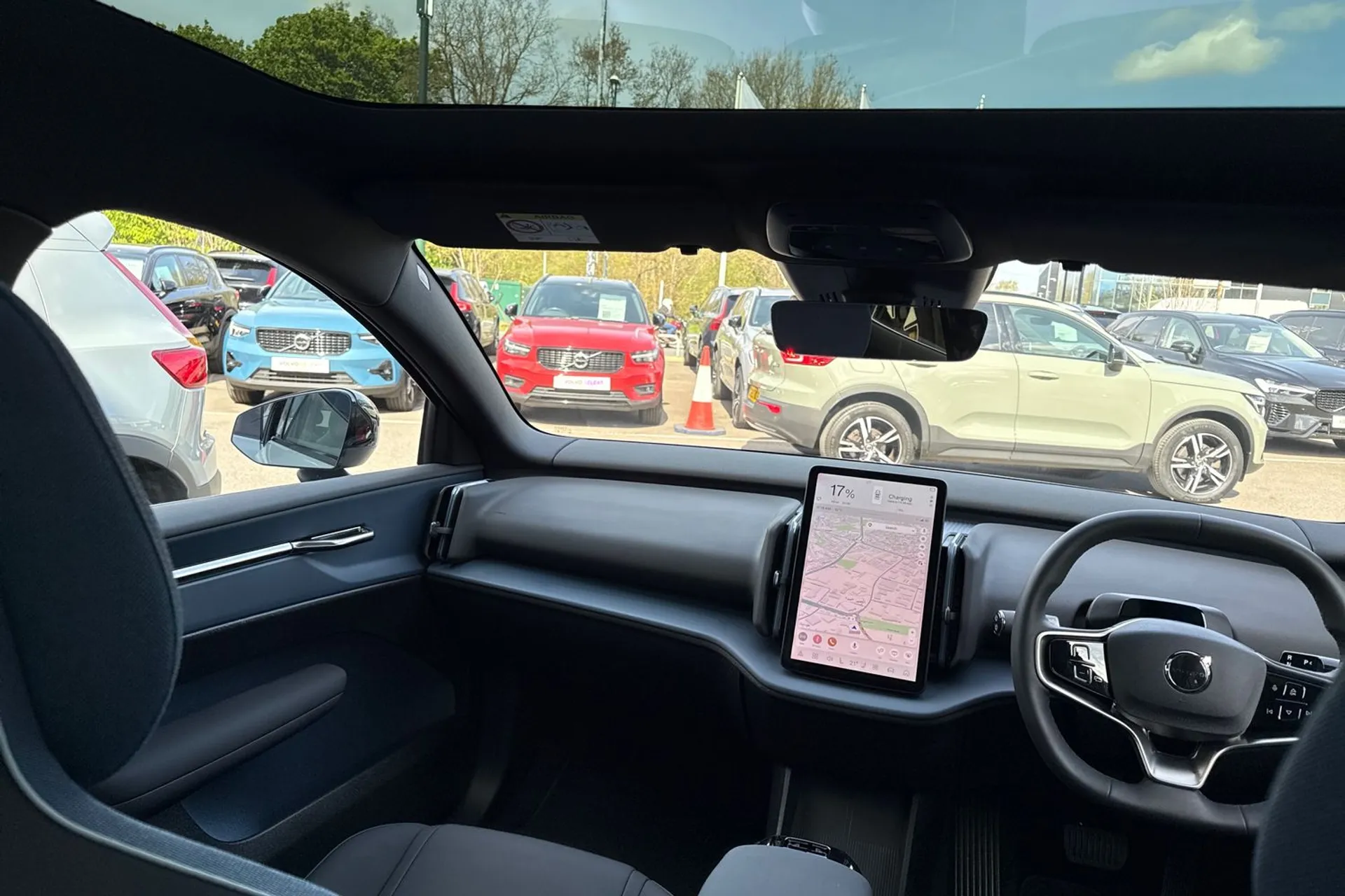 Volvo EX30 thumbnail image number 32