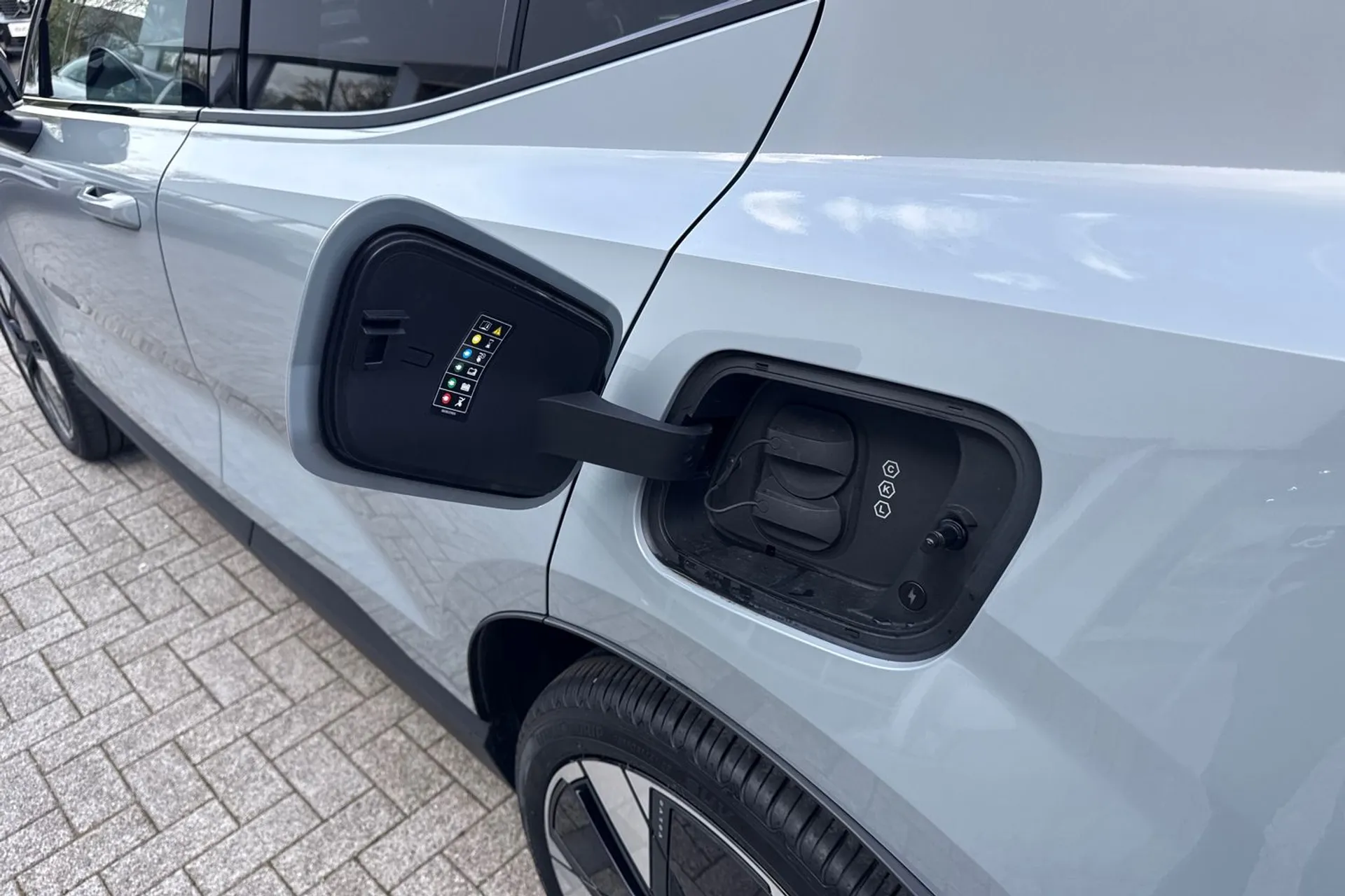 Volvo EX30 thumbnail image number 19