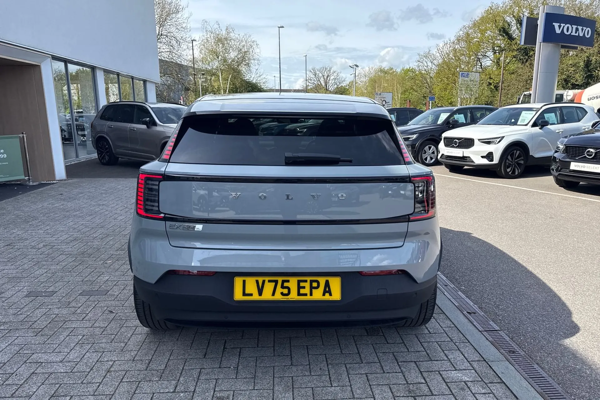 Volvo EX30 thumbnail image number 9