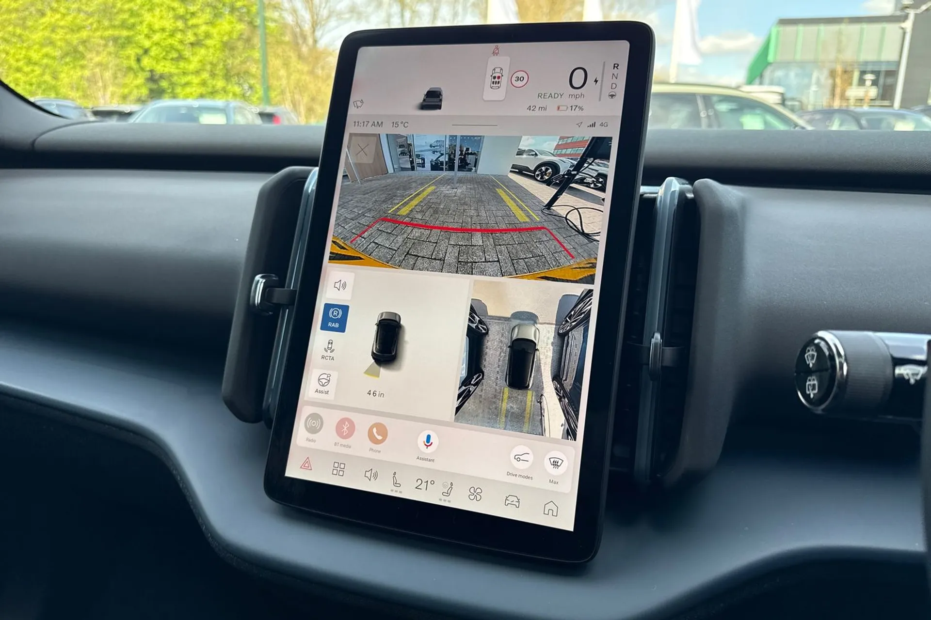 Volvo EX30 thumbnail image number 4