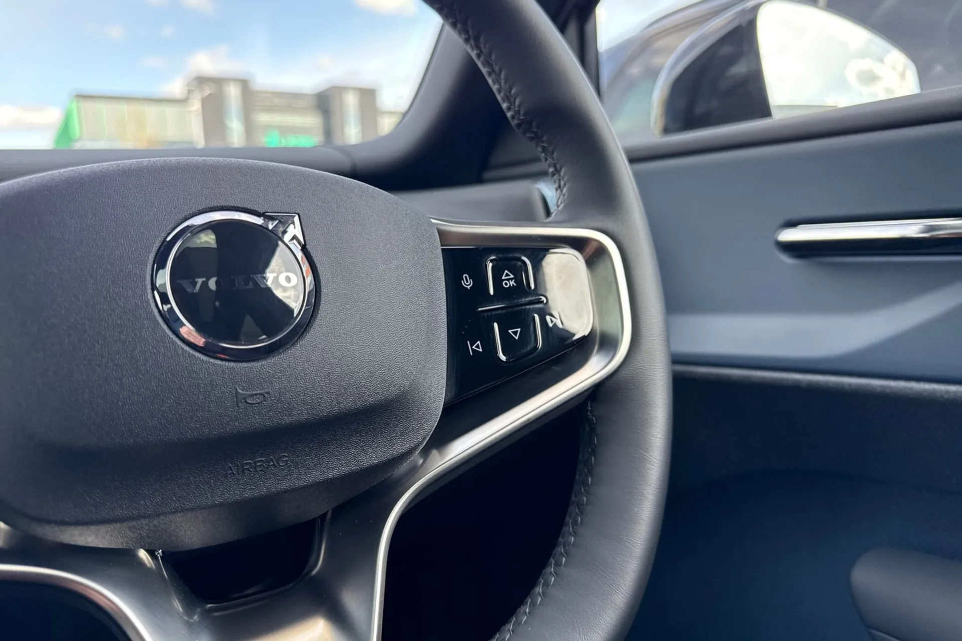 Volvo EX30 thumbnail image number 37