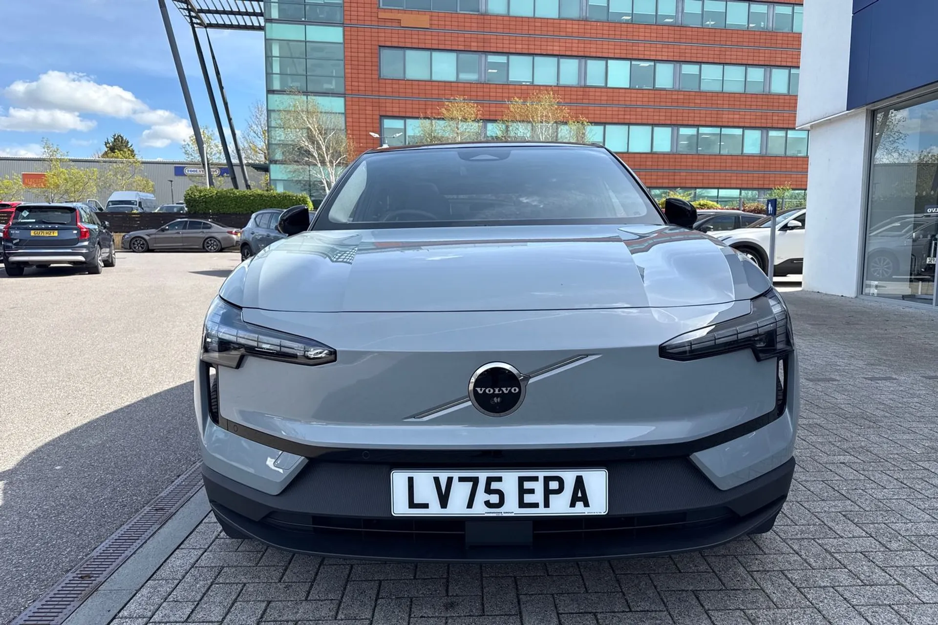 Volvo EX30 thumbnail image number 13