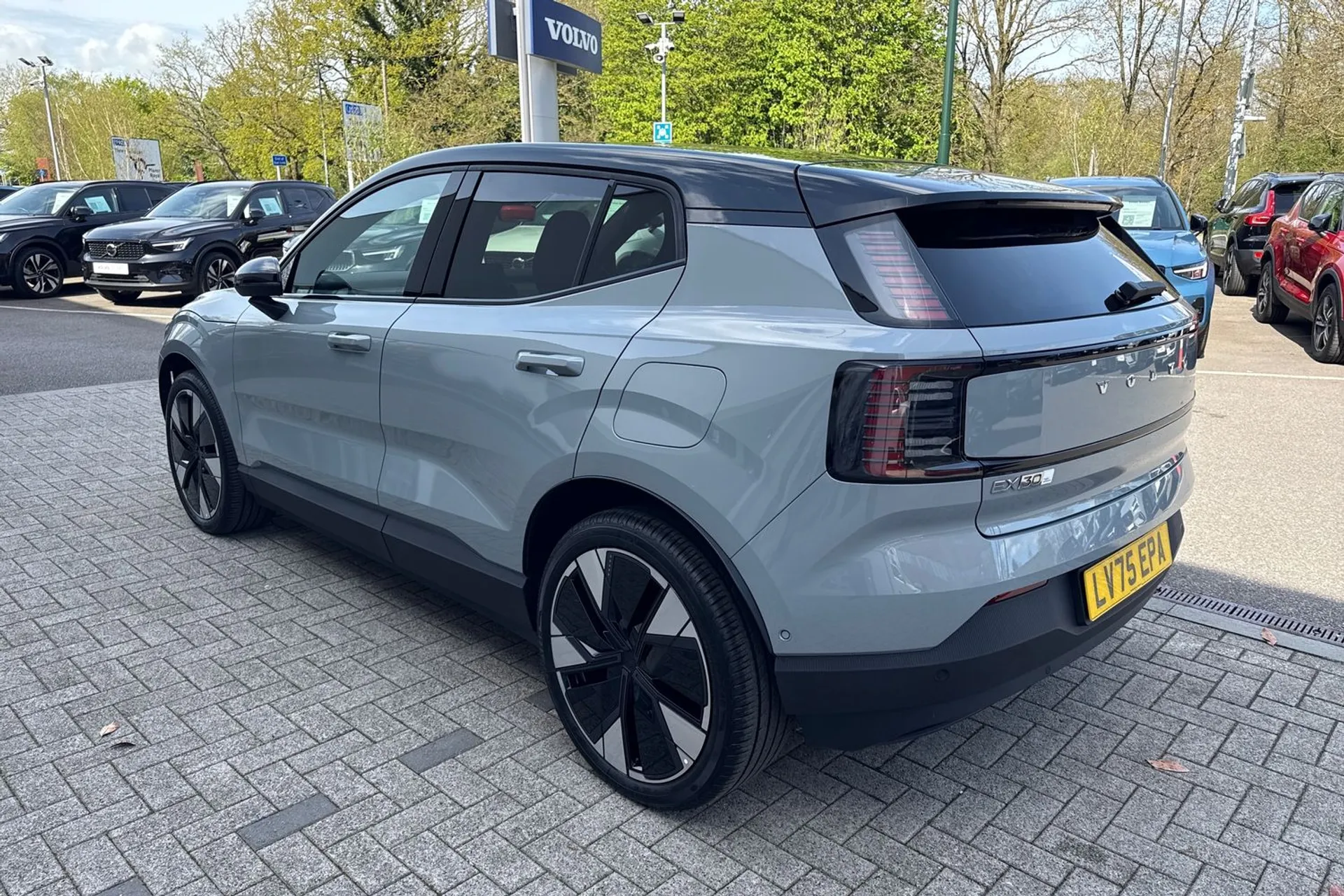 Volvo EX30 thumbnail image number 10