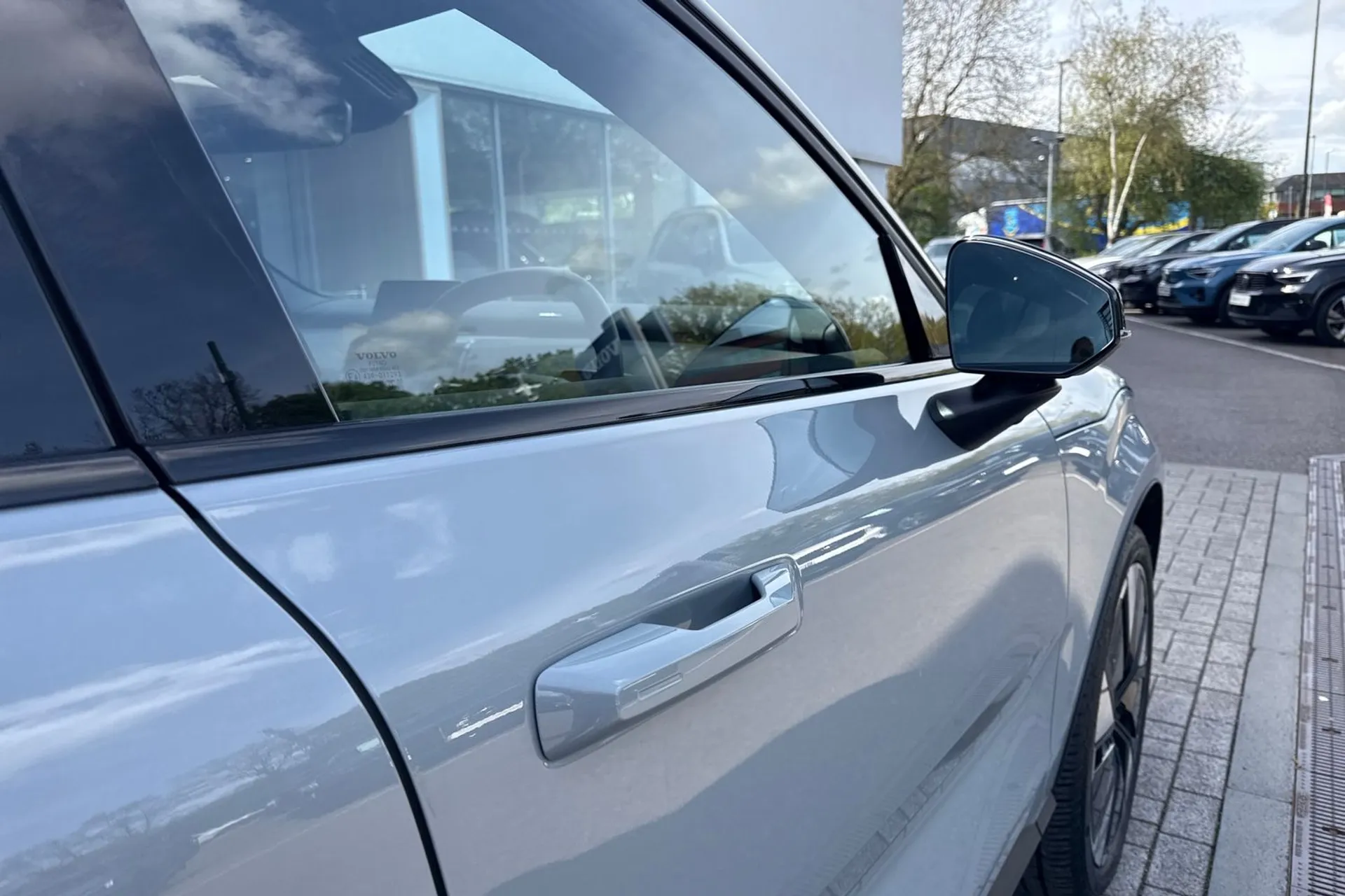 Volvo EX30 thumbnail image number 17