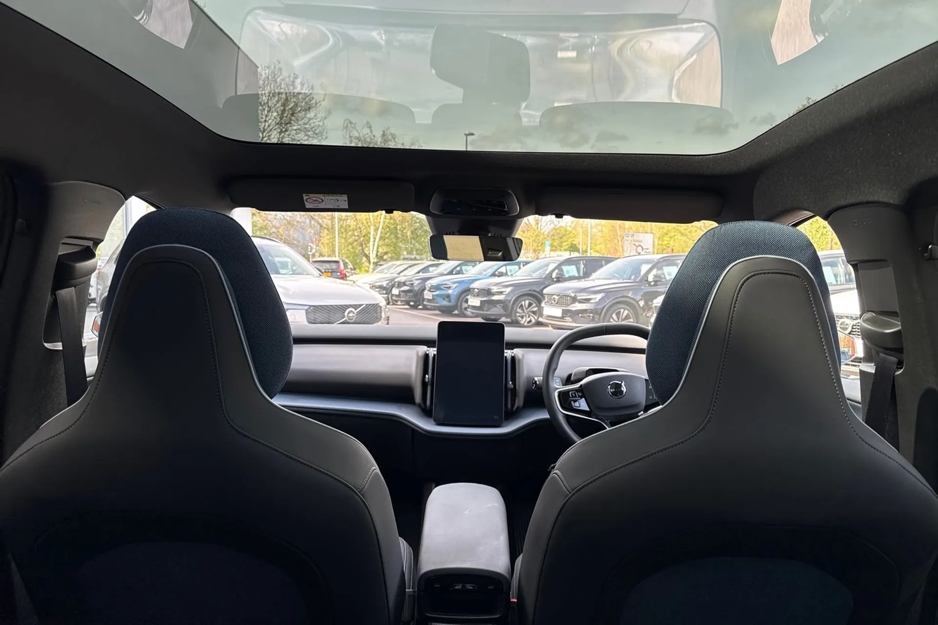 Volvo EX30 thumbnail image number 22