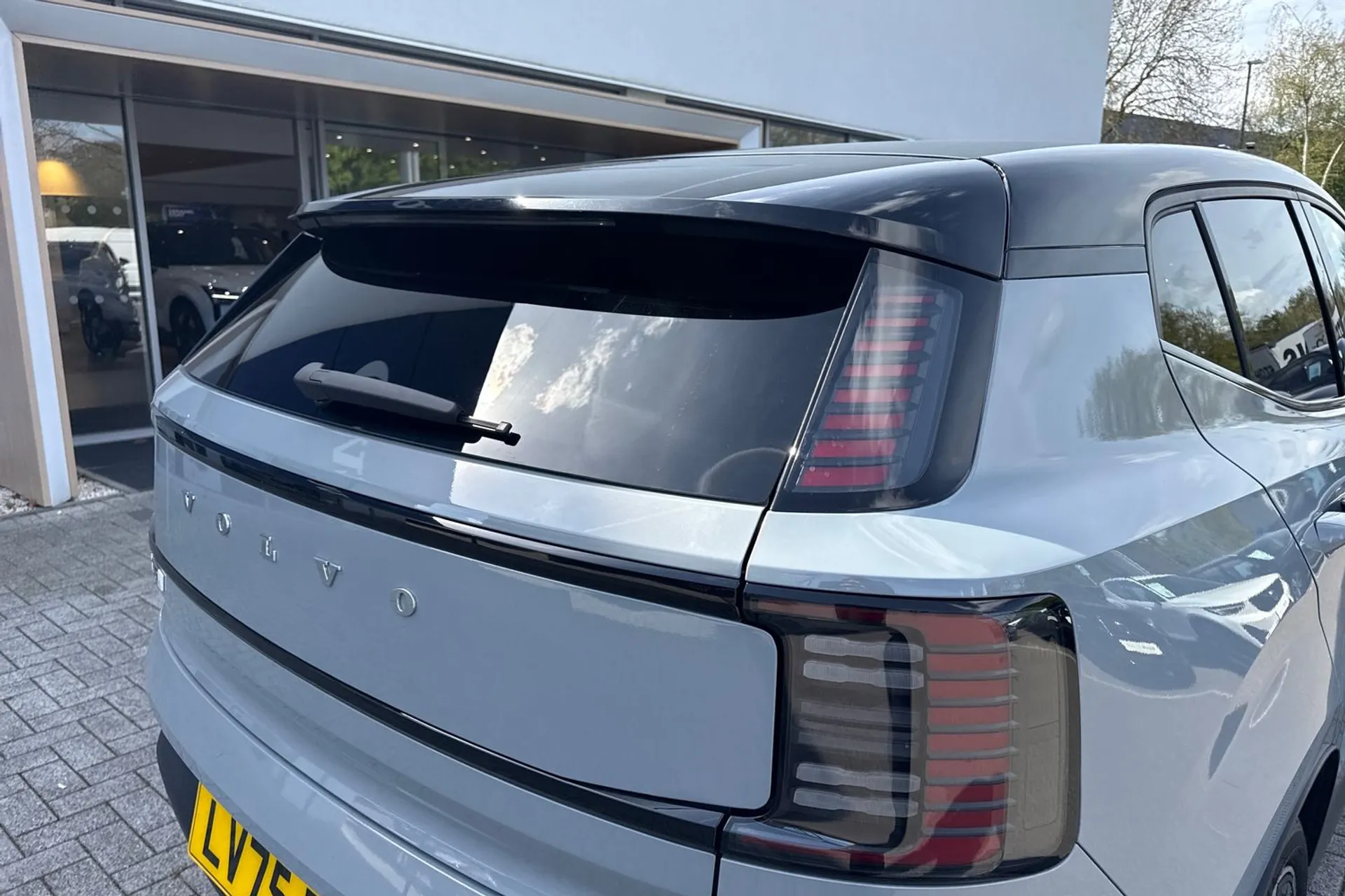 Volvo EX30 thumbnail image number 16