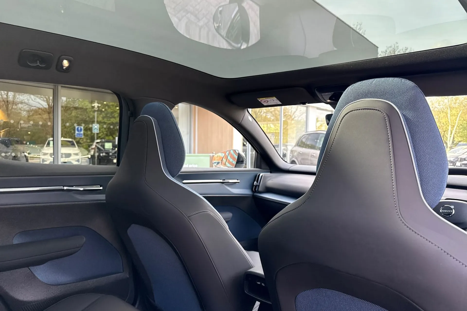 Volvo EX30 thumbnail image number 24