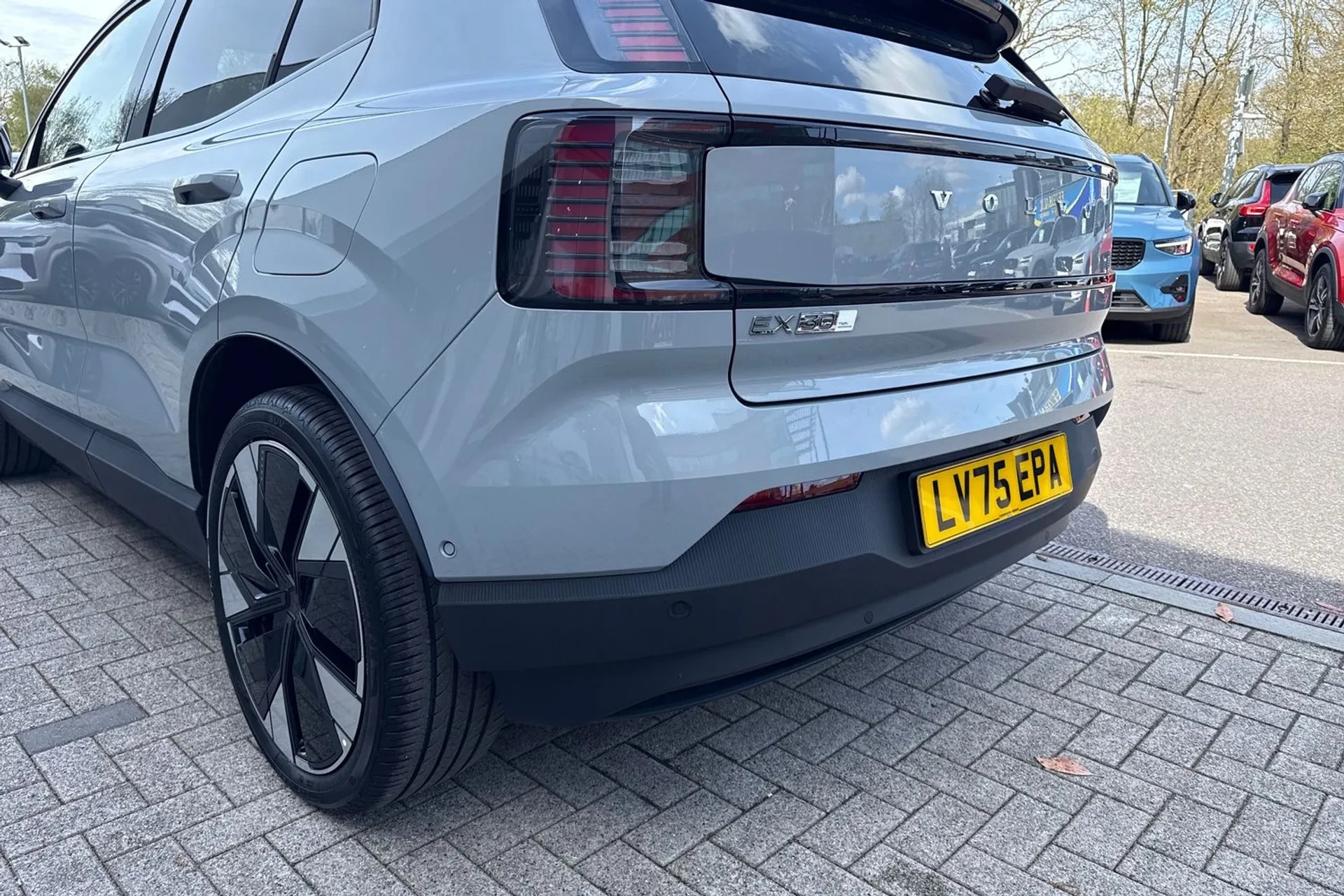 Volvo EX30 thumbnail image number 18