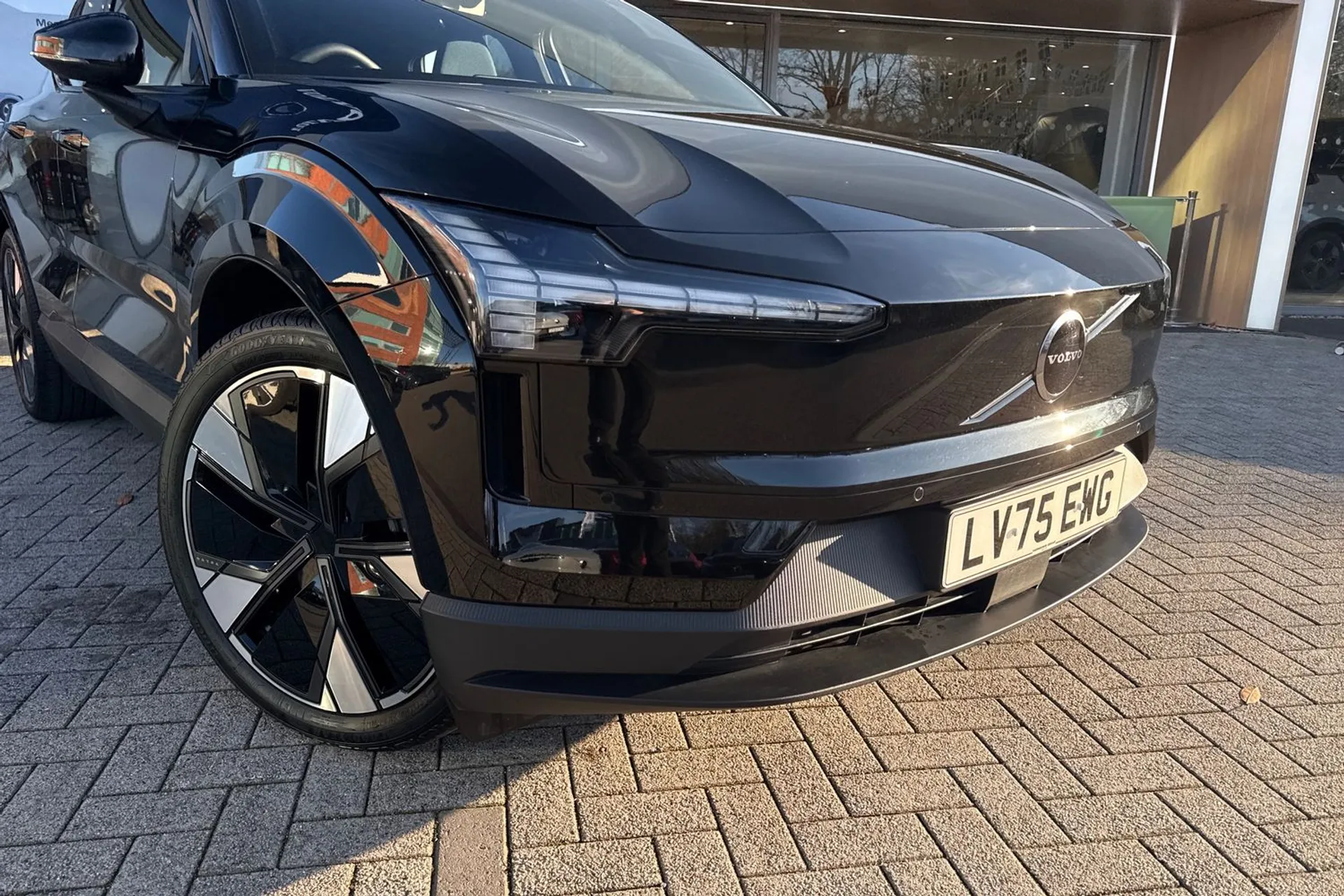 Volvo EX30 thumbnail image number 7