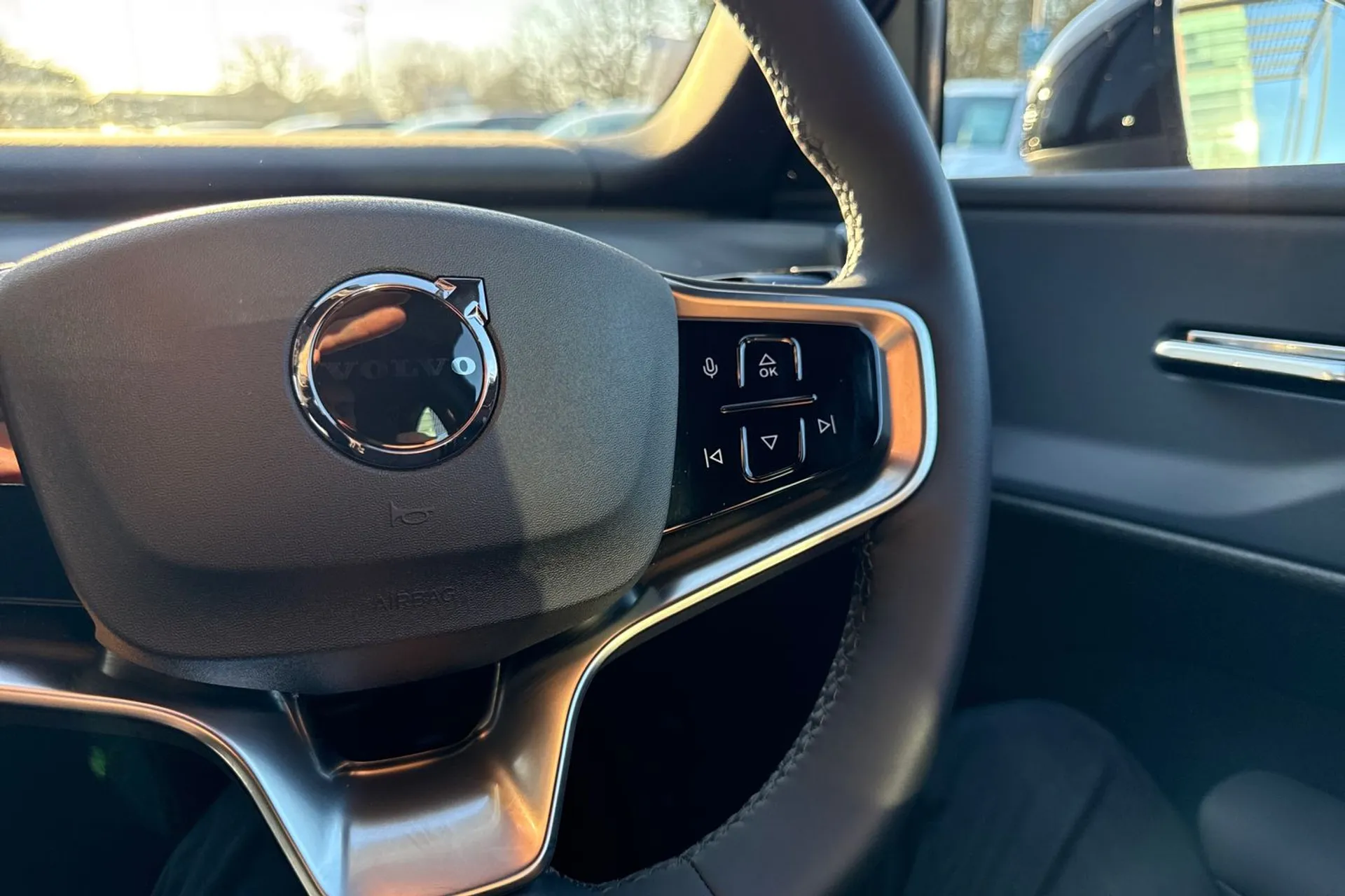 Volvo EX30 thumbnail image number 37