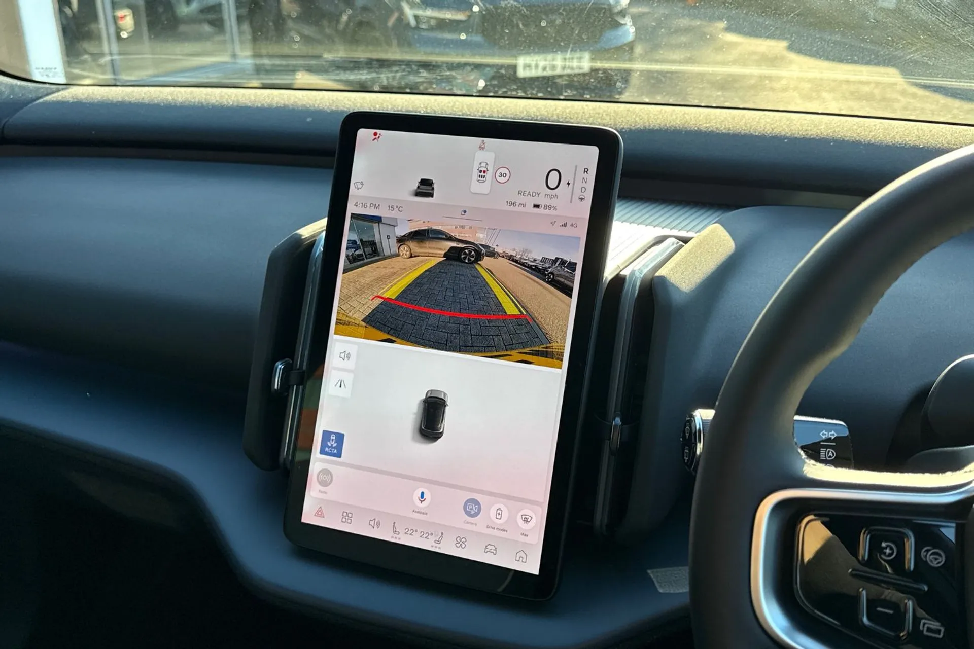 Volvo EX30 thumbnail image number 4