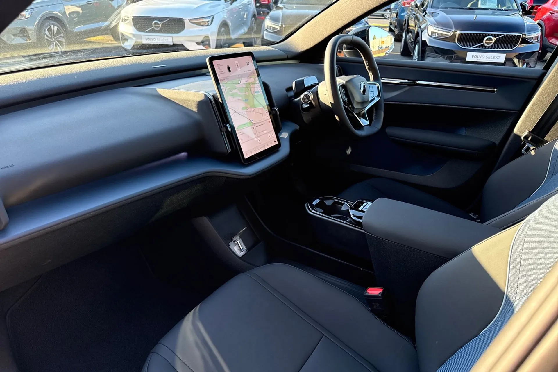 Volvo EX30 thumbnail image number 27