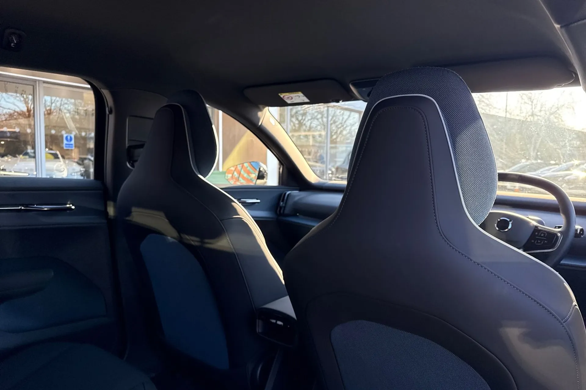 Volvo EX30 thumbnail image number 24