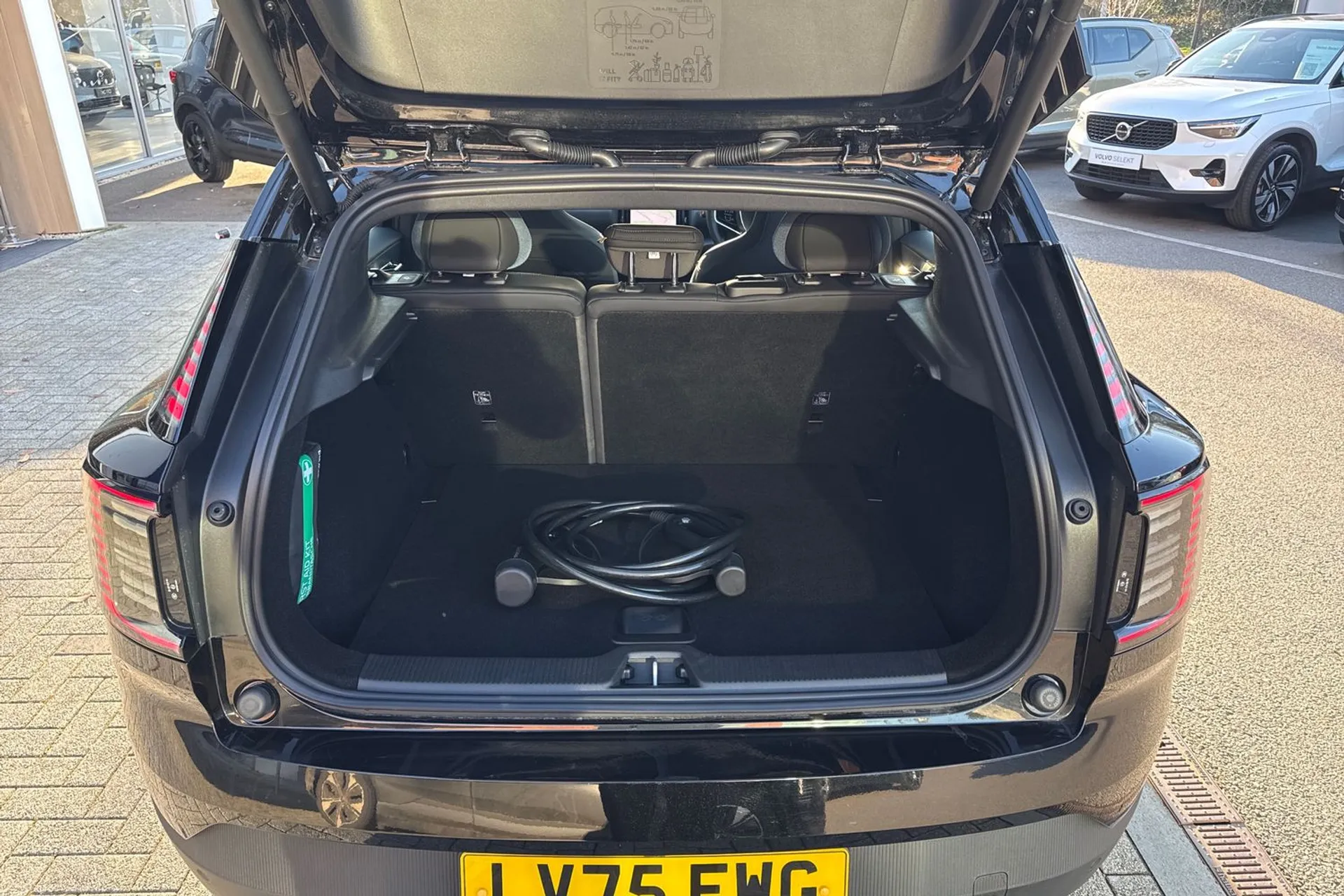 Volvo EX30 thumbnail image number 20