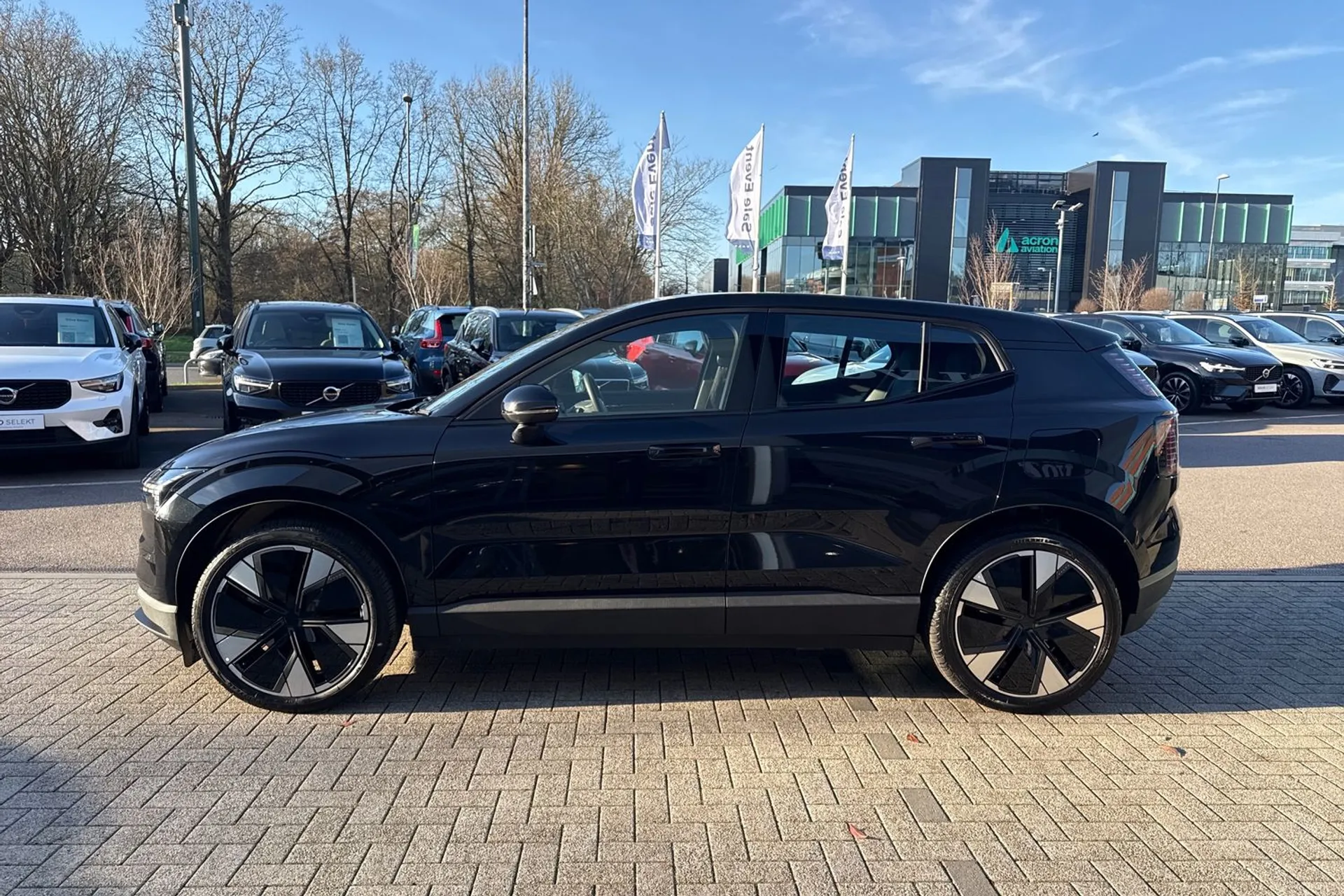 Volvo EX30 thumbnail image number 11