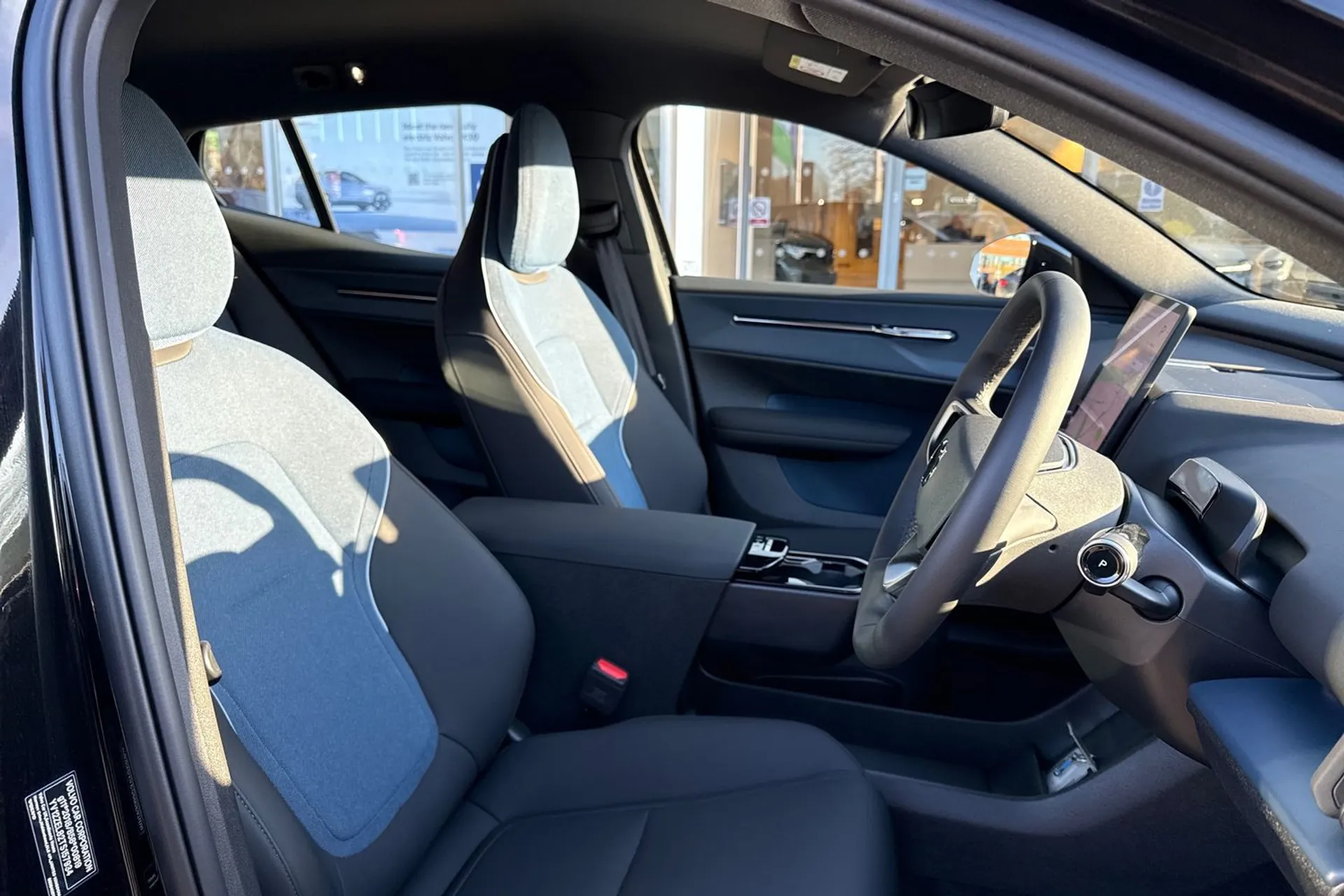 Volvo EX30 thumbnail image number 26