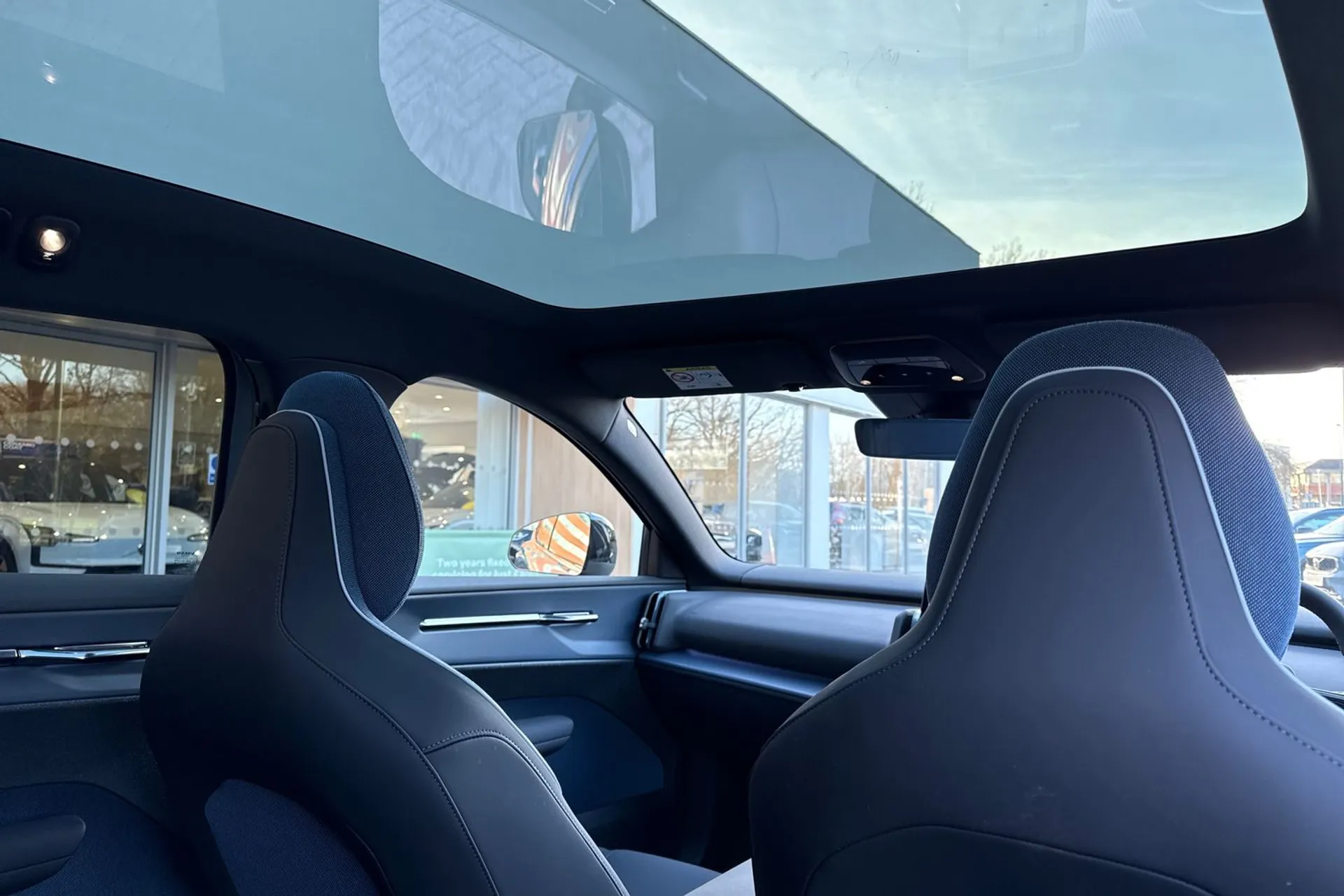 Volvo EX30 thumbnail image number 24