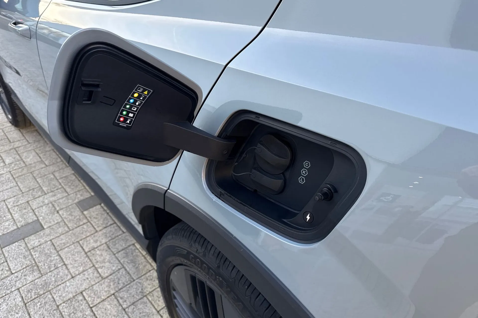 Volvo EX30 thumbnail image number 19