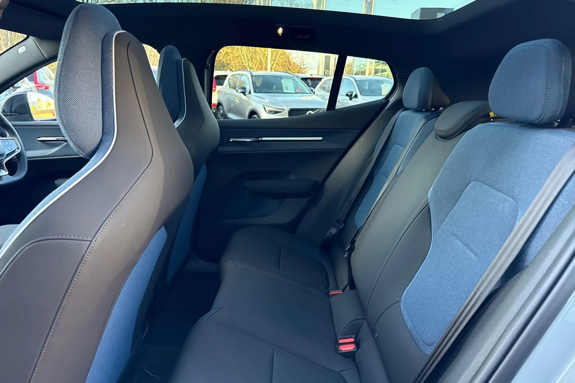 Volvo EX30 thumbnail image number 30