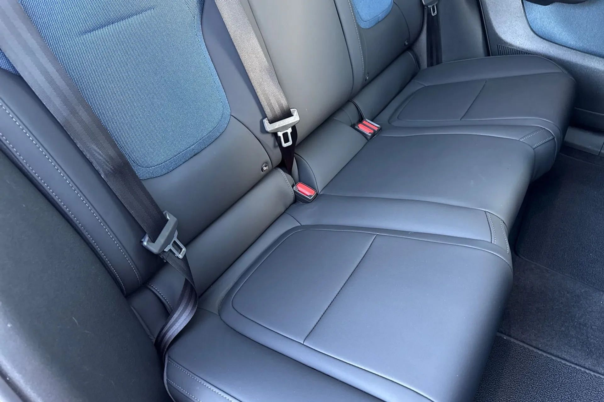 Volvo EX30 thumbnail image number 25