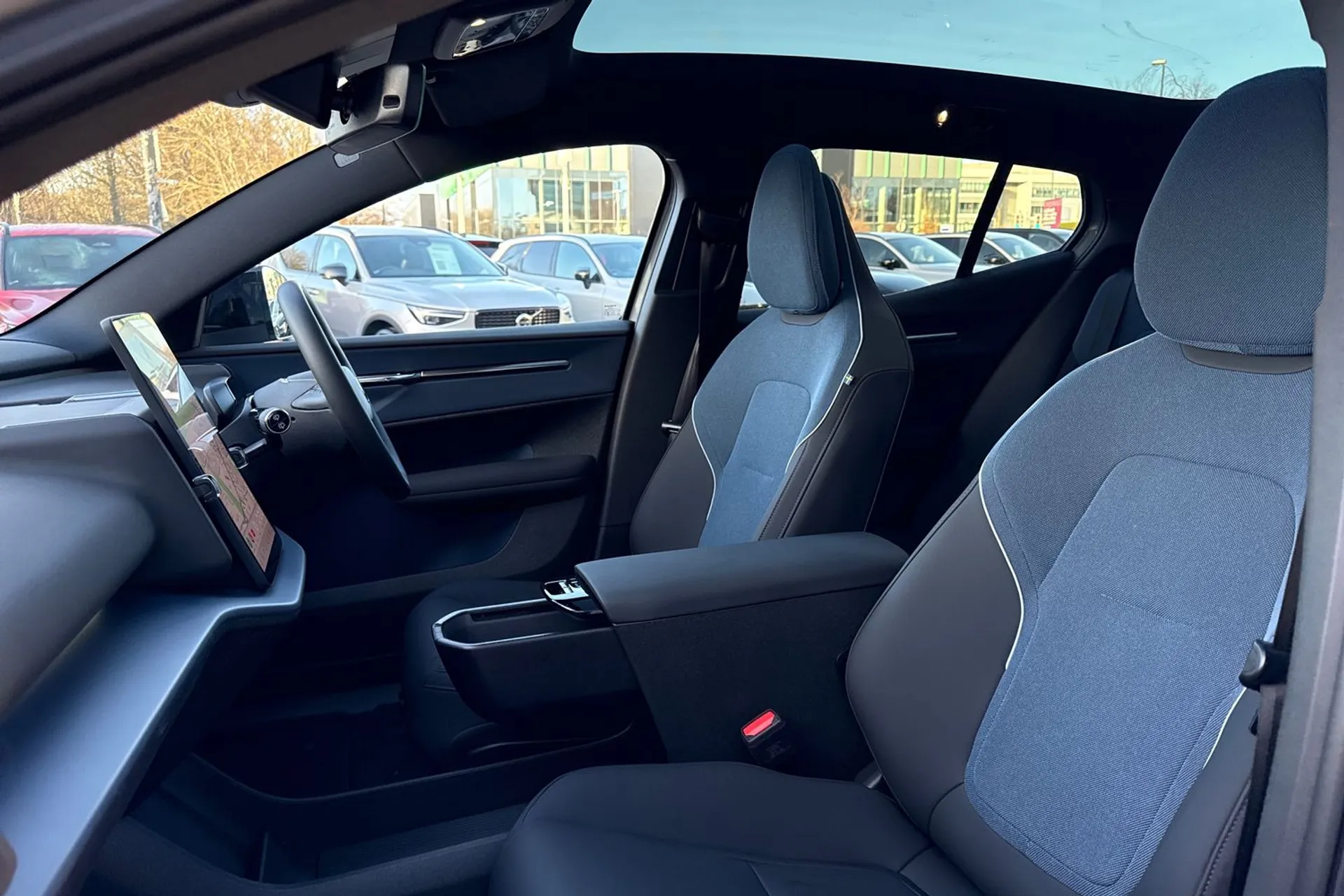 Volvo EX30 thumbnail image number 28