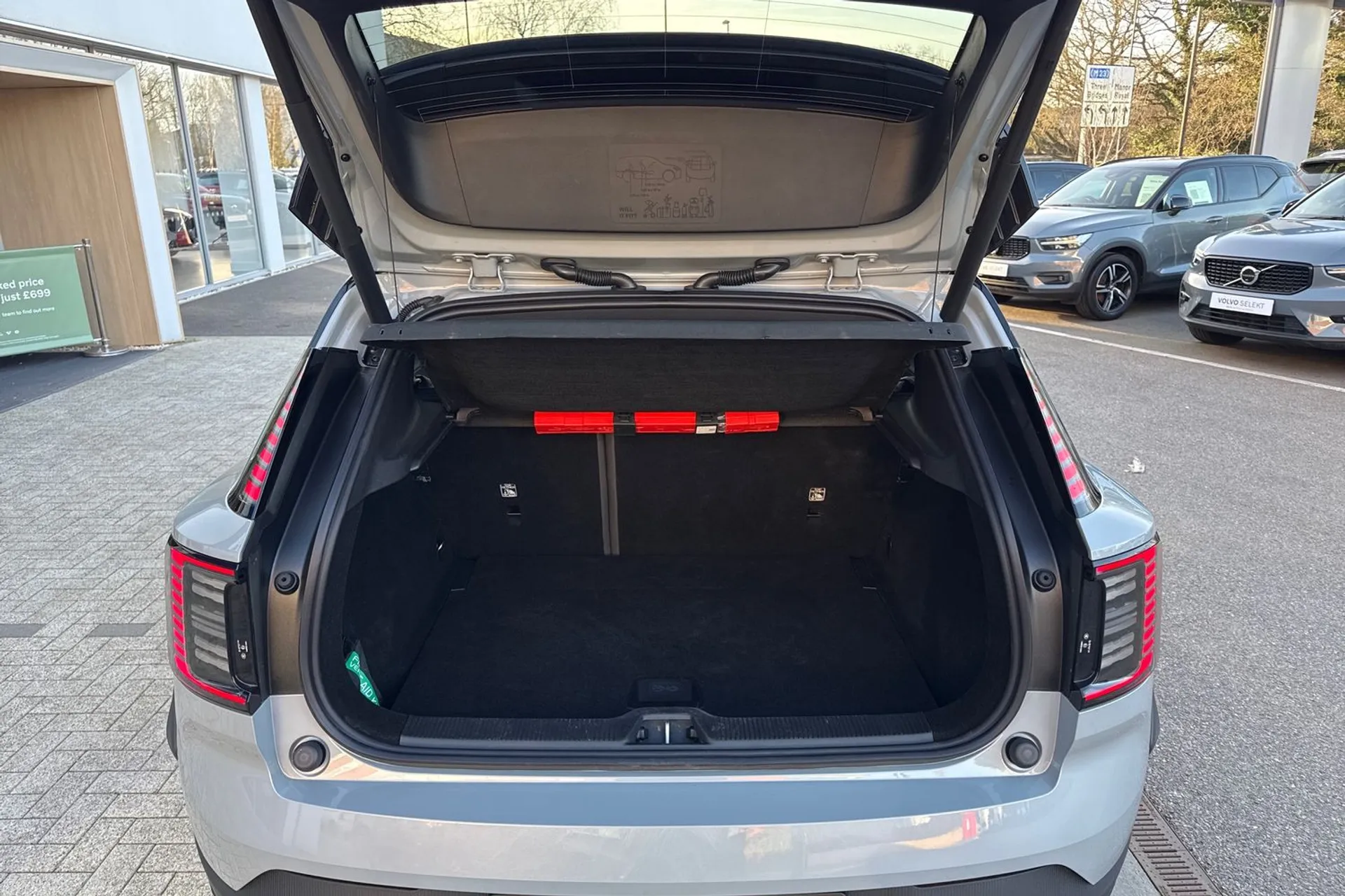 Volvo EX30 thumbnail image number 20