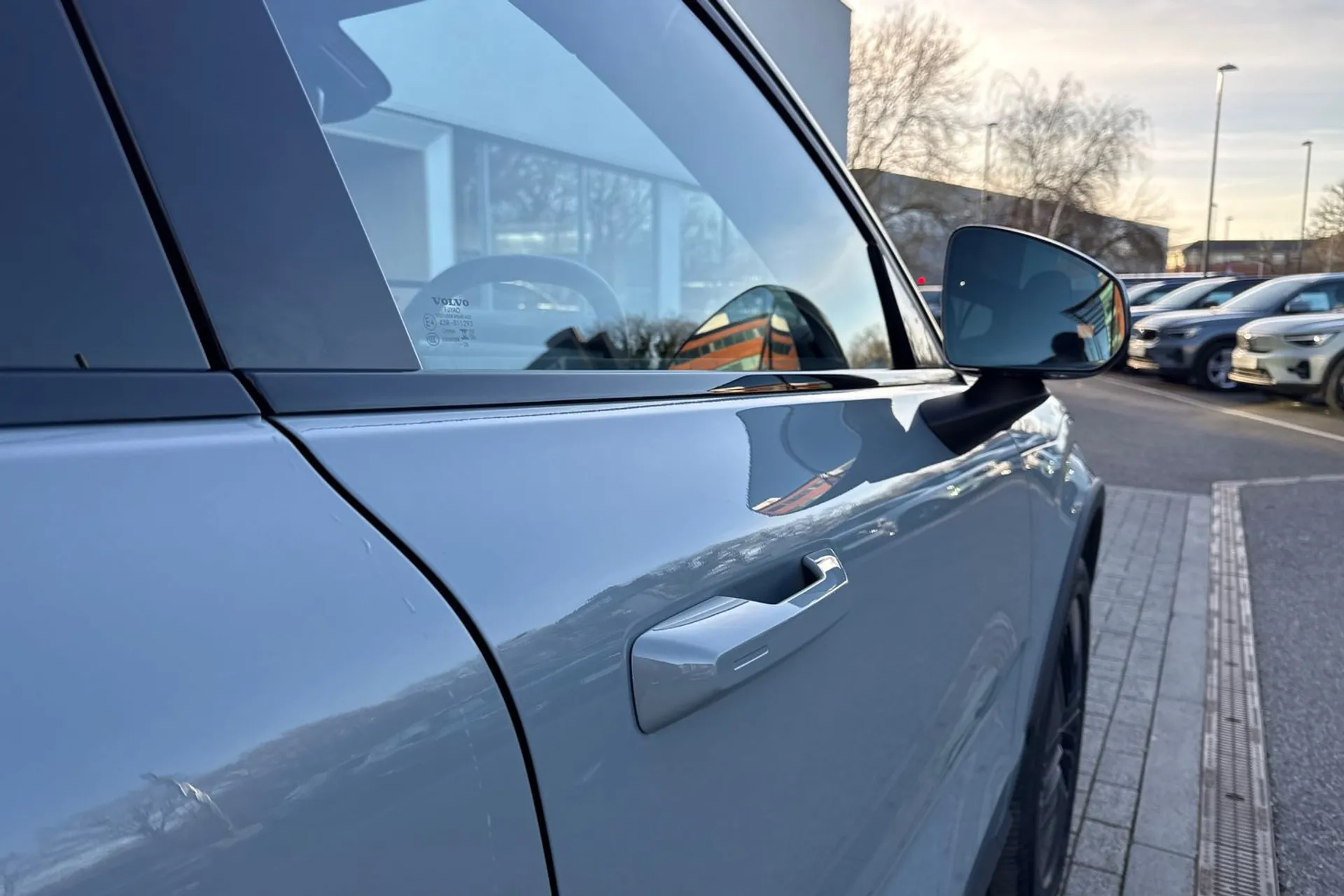 Volvo EX30 thumbnail image number 17