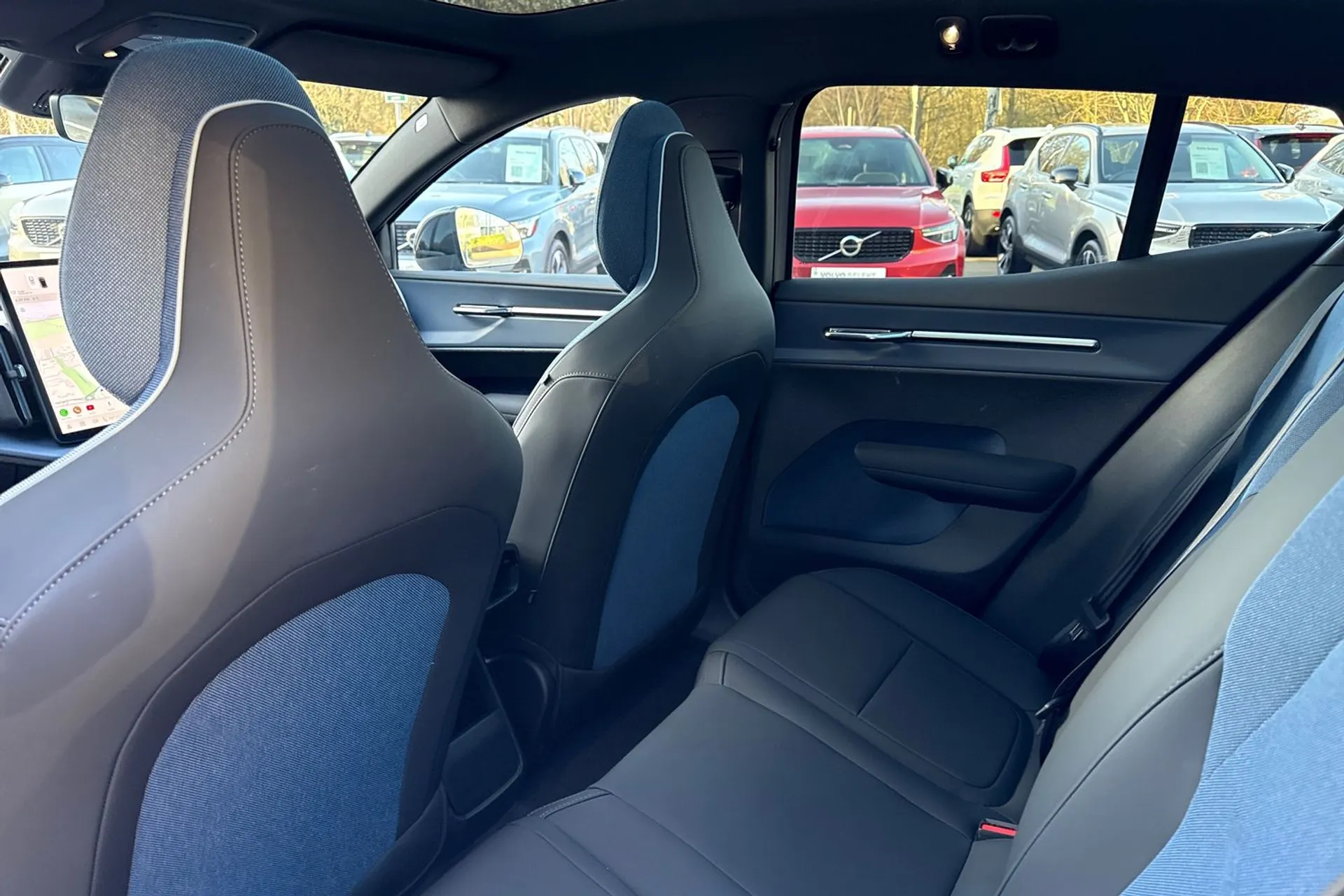 Volvo EX30 thumbnail image number 31