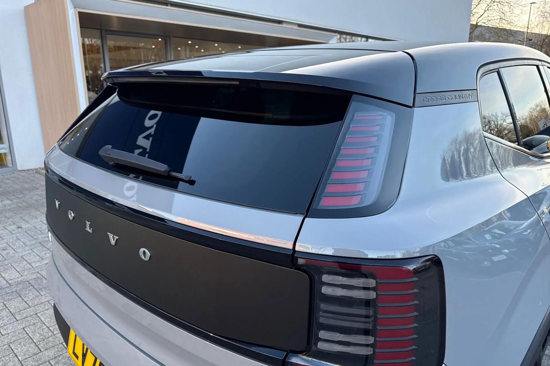 Volvo EX30 thumbnail image number 16