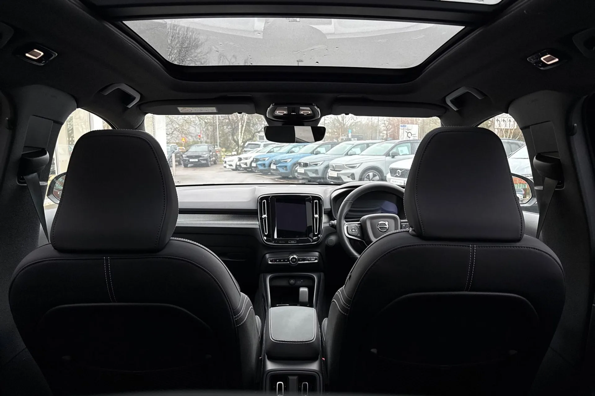 Volvo EX40 thumbnail image number 22