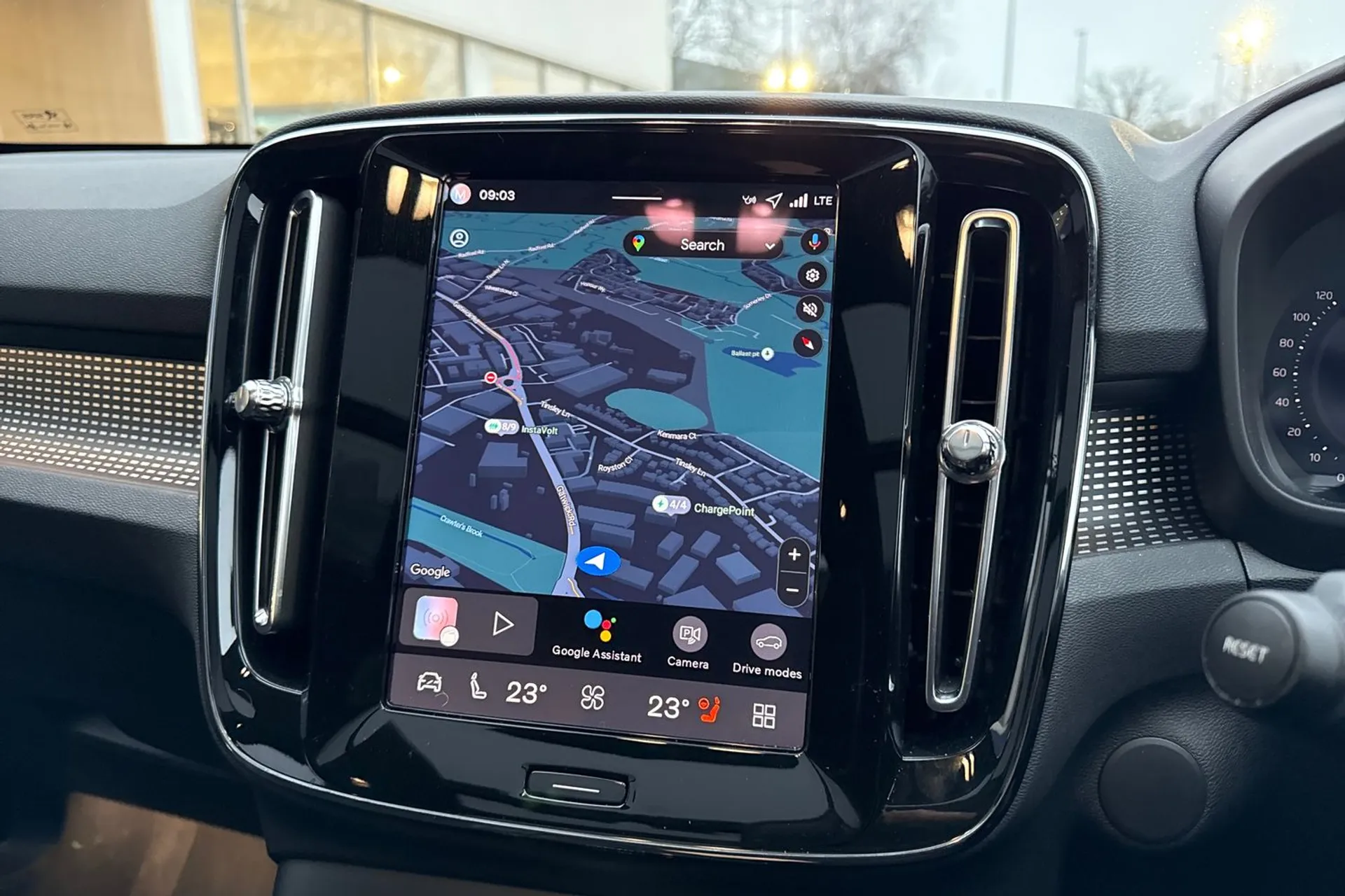 Volvo EX40 thumbnail image number 5