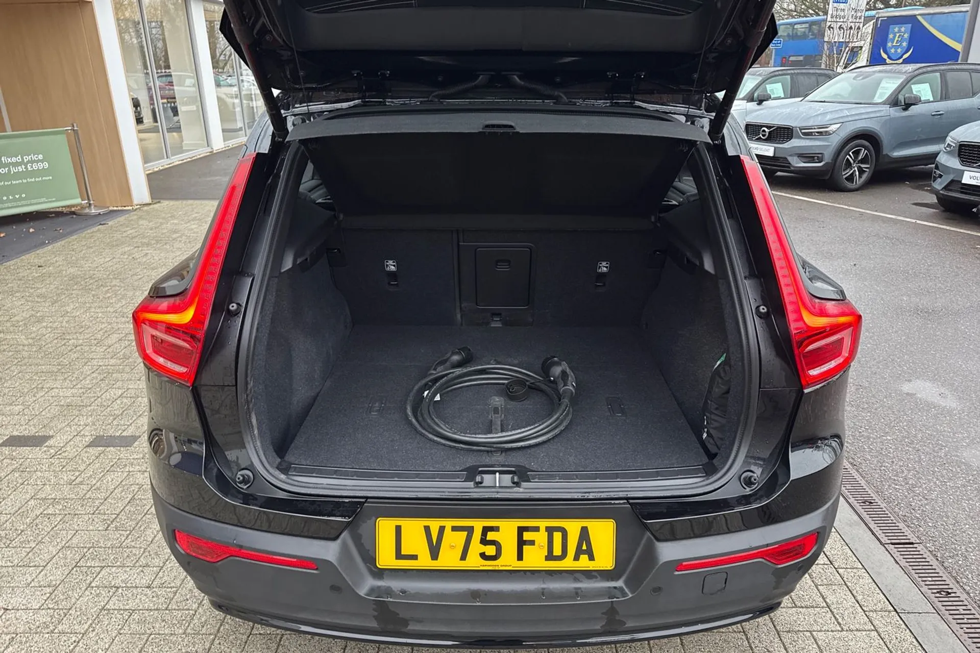 Volvo EX40 thumbnail image number 20