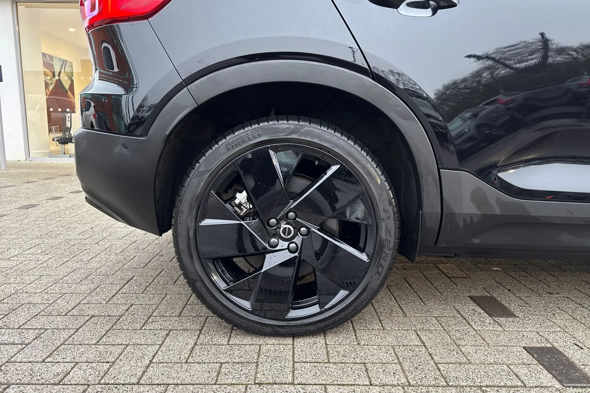 Volvo EX40 thumbnail image number 14