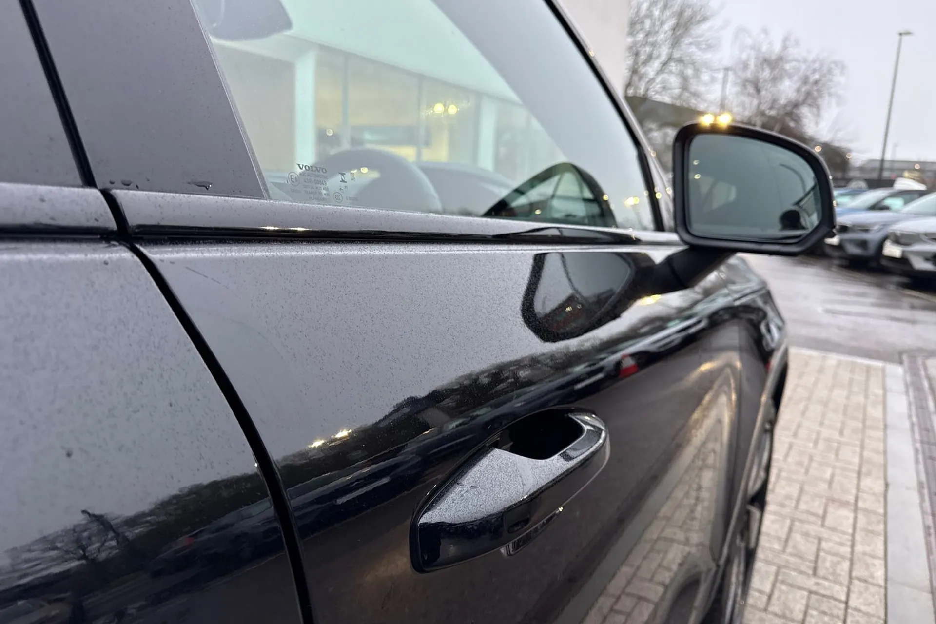 Volvo EX40 thumbnail image number 17